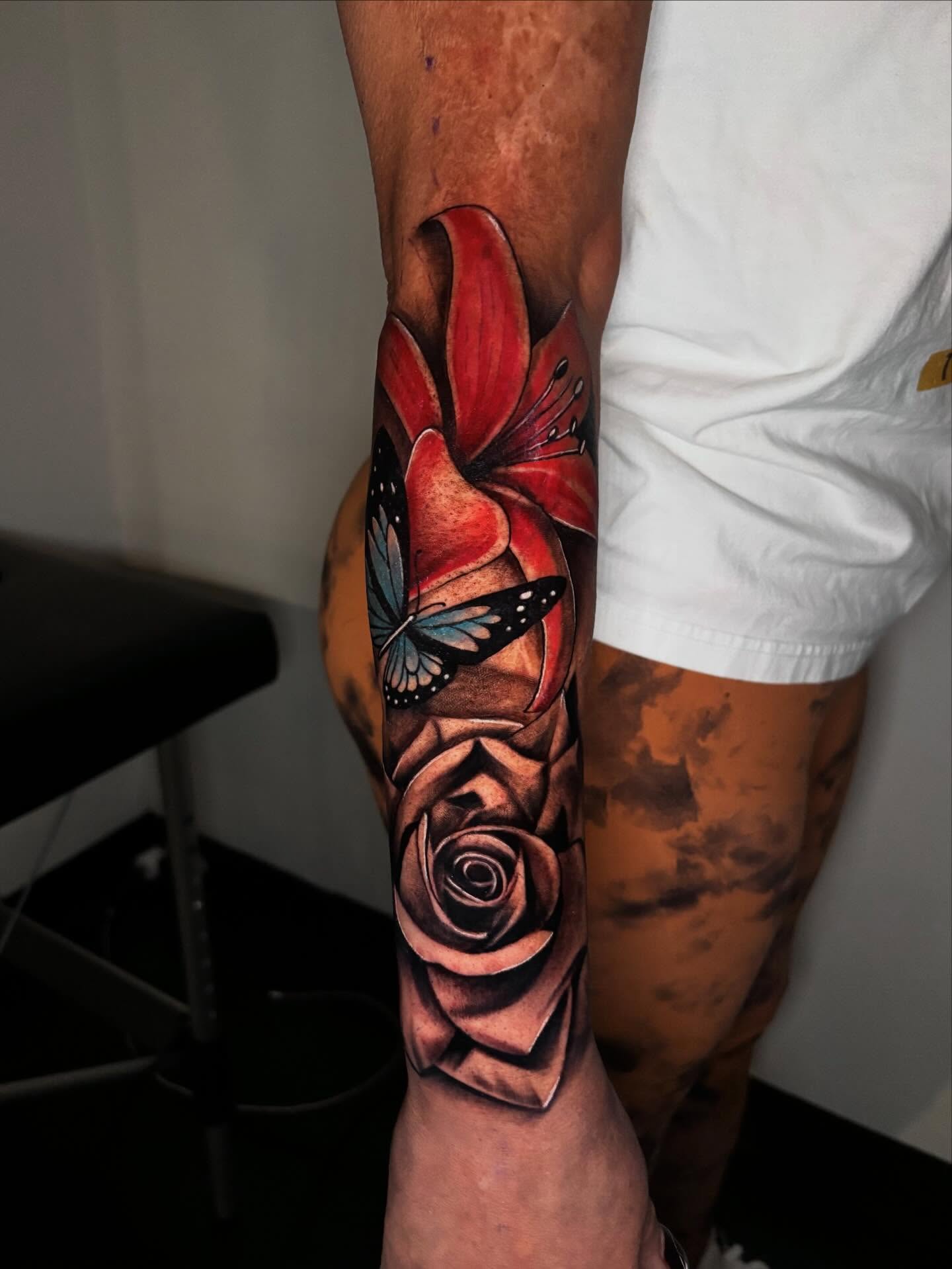 Tattoo by @daero_tattoo — realism