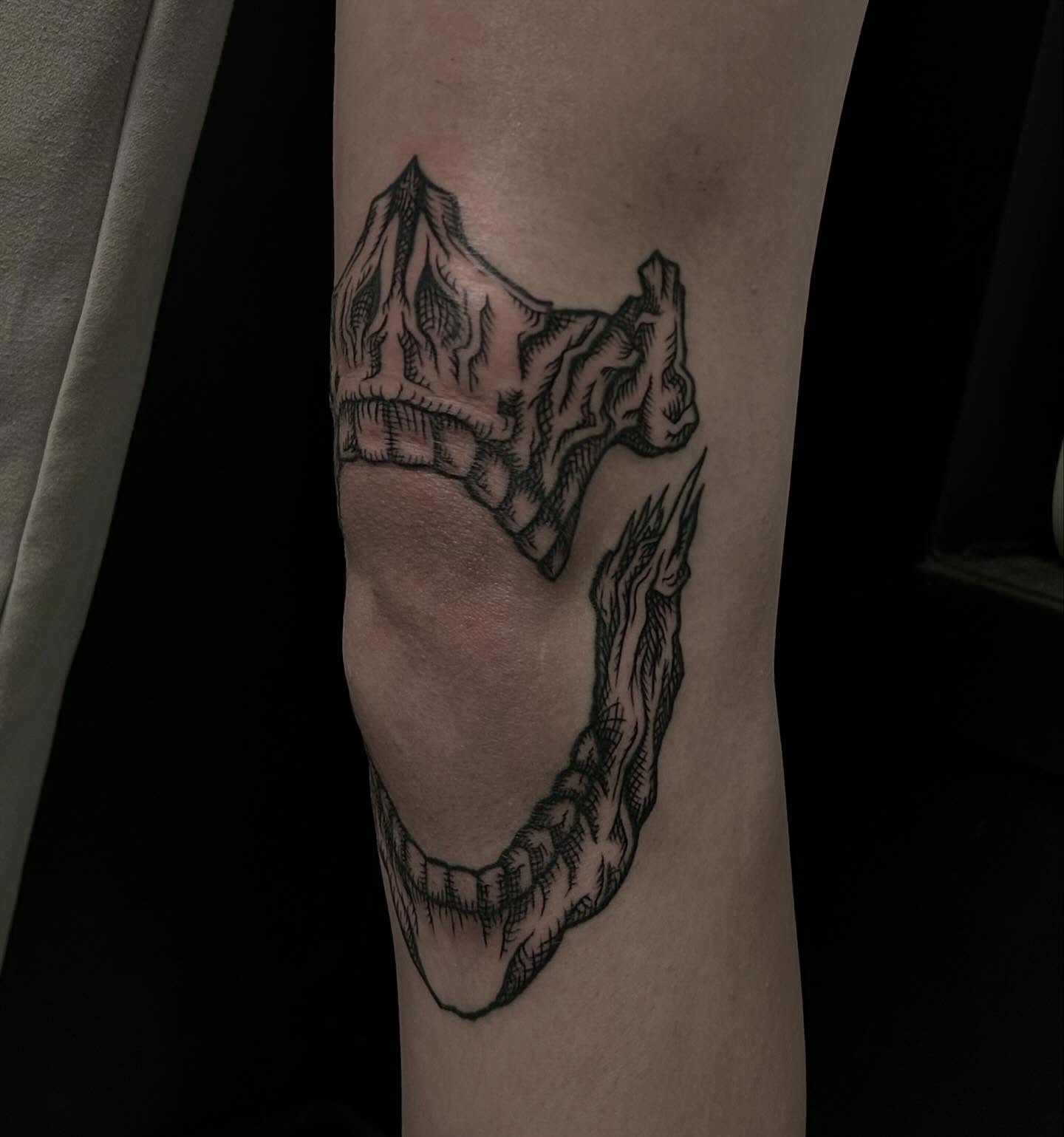 Tattoo by @diamondphoenix_ — black_and_grey