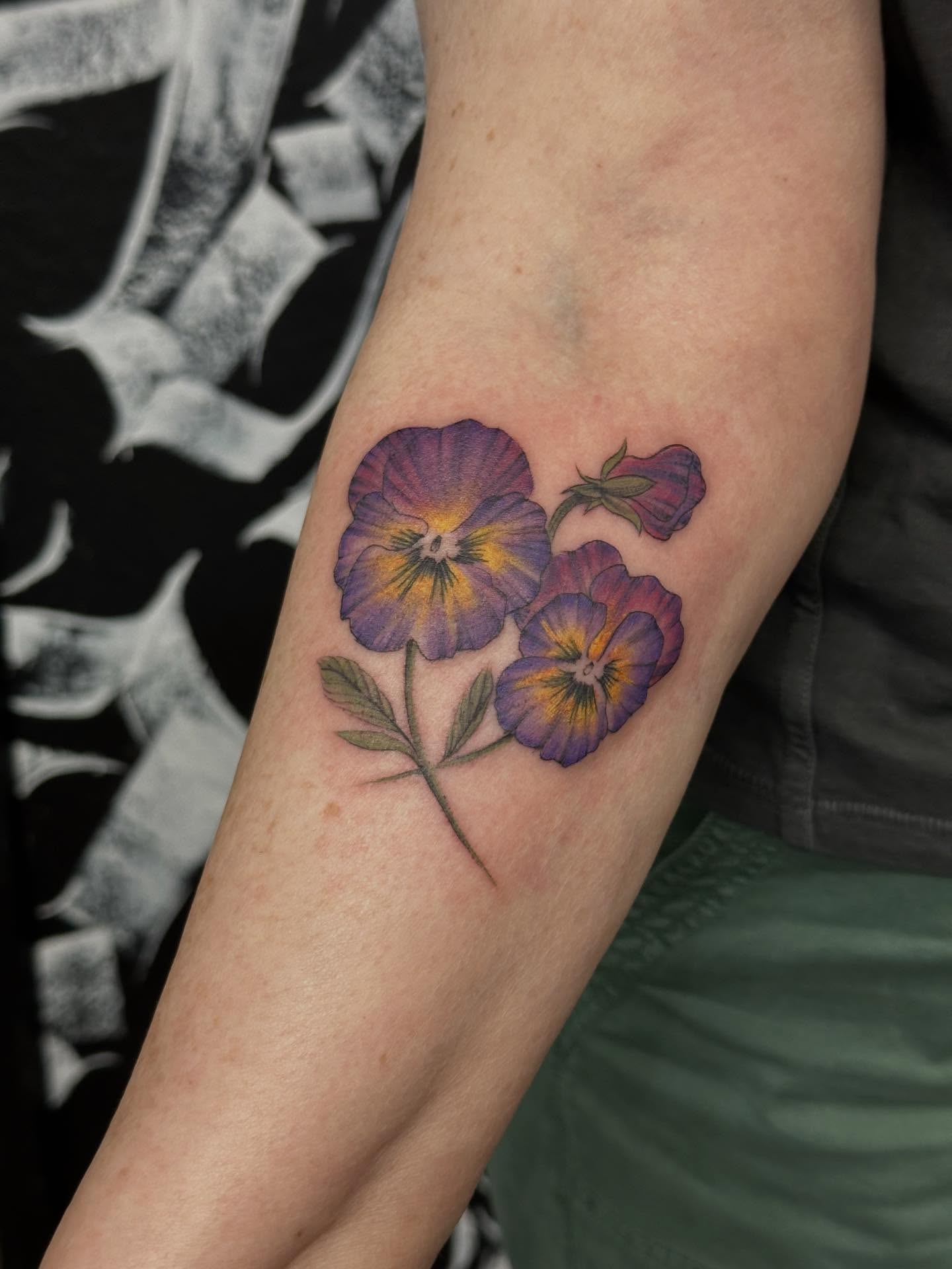 Tattoo by @trinatatuaje β realism
