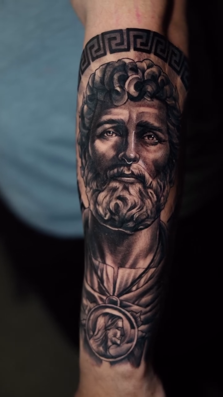 Bust of Zeus realism tattoo by Luis Arenas