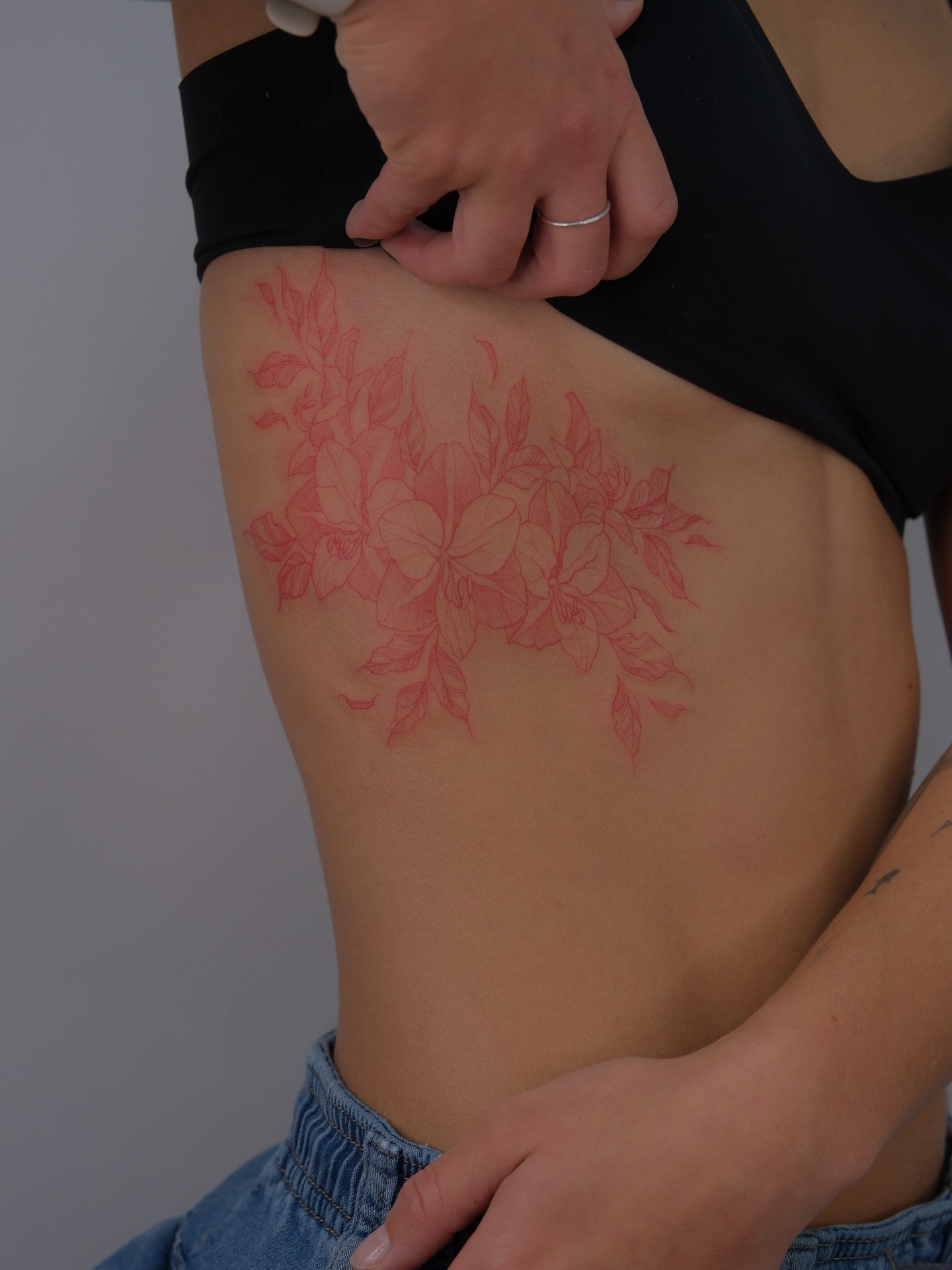Flower bouquet dotwork tattoo on the thigh by Tattoo in Charlotte NC, Charlotte, North Carolina