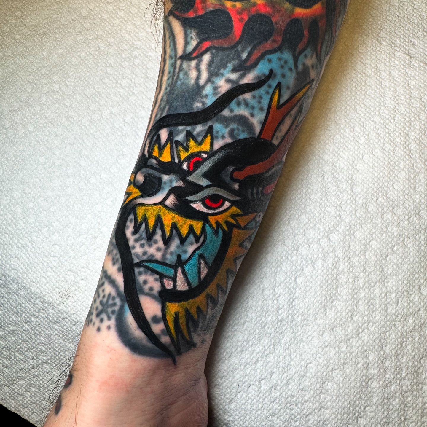 Wolf crown American traditional tattoo on the forearm by Alex Kass 🥩 San Antonio TX, San Antonio, Texas
