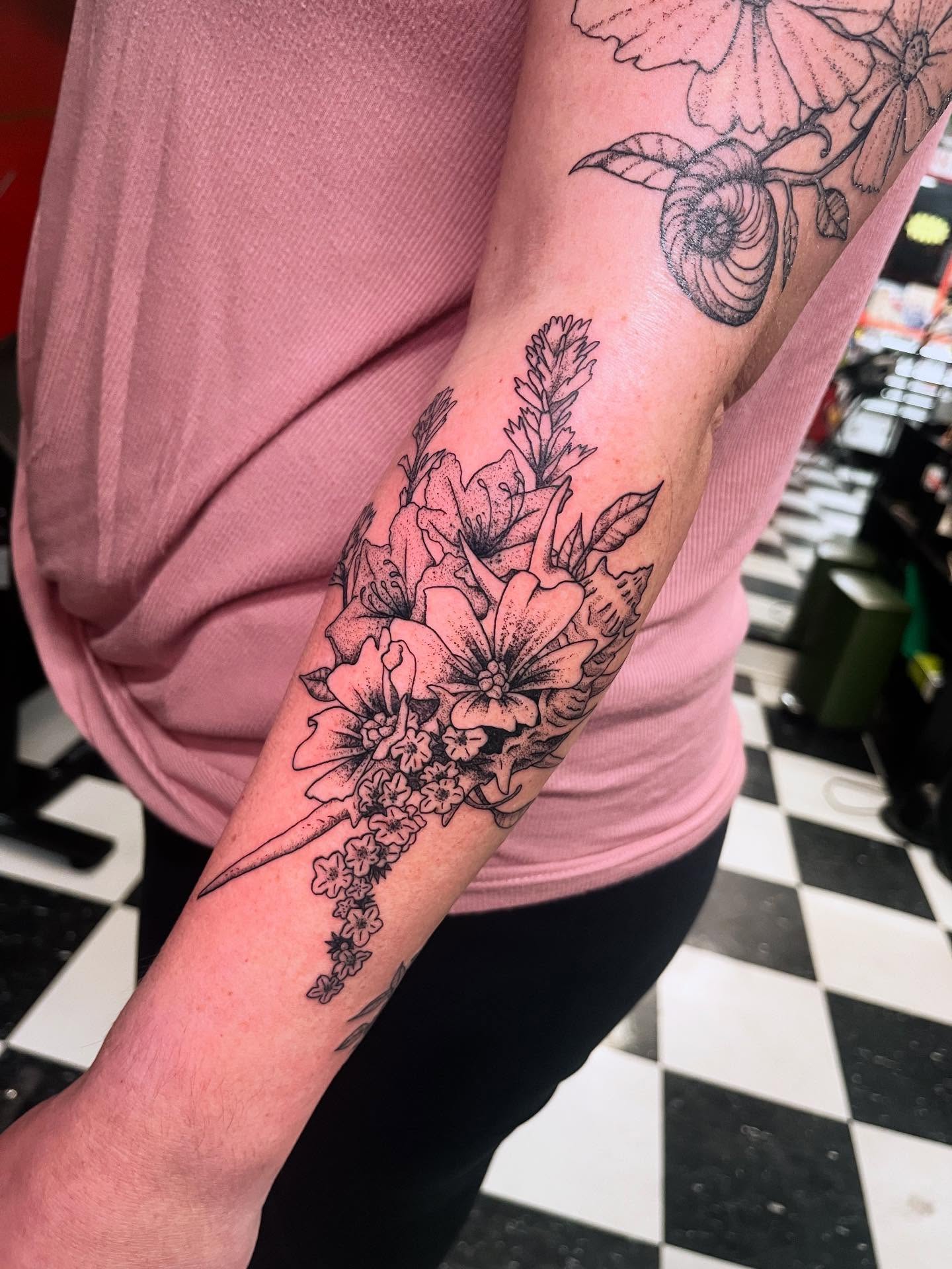 Floral bouquet black and grey tattoo on the forearm by Sean Swanson Tattoo Salem Oregon, Salem, Oregon