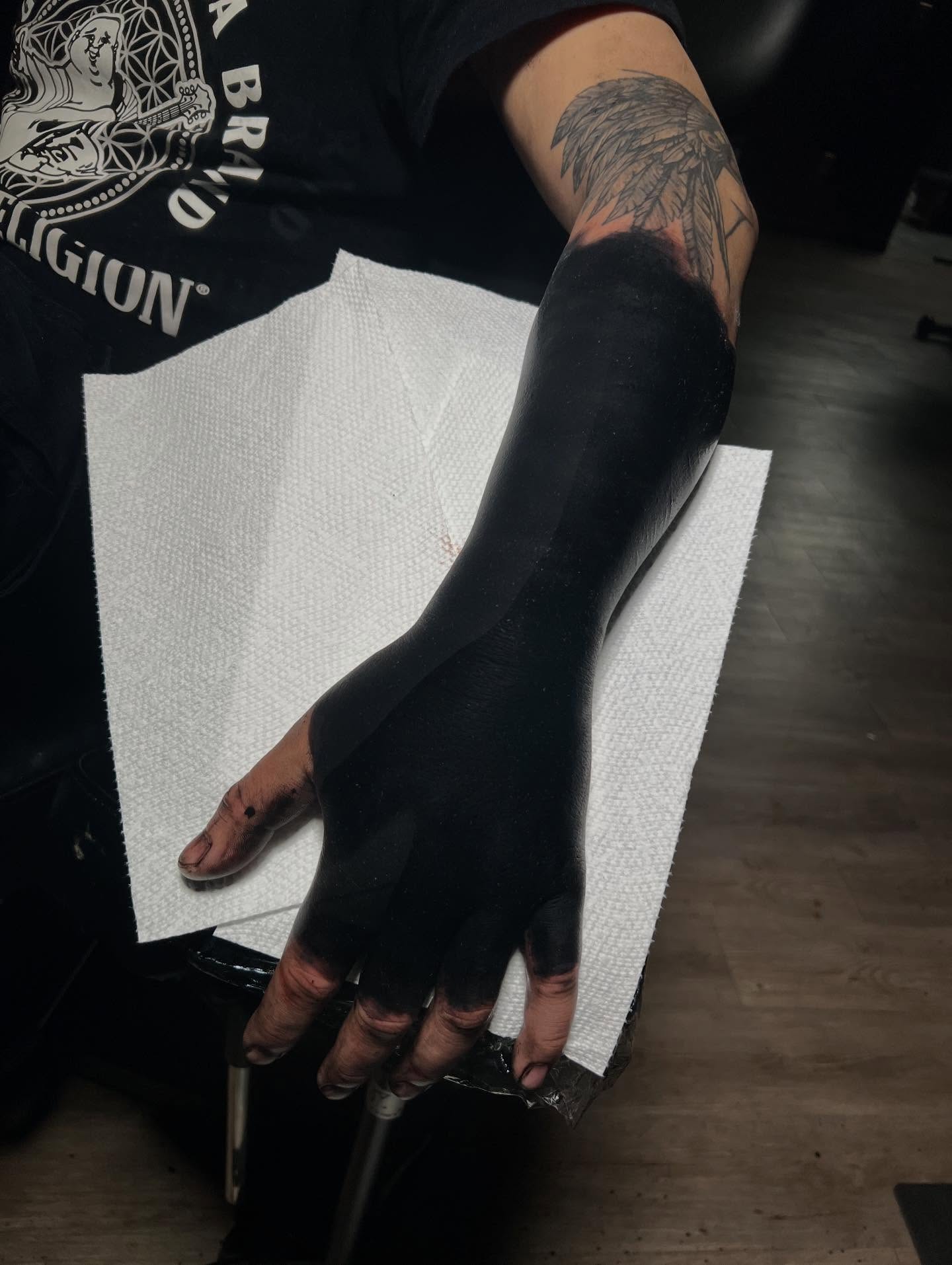 Tattoo by @danserna_tattoos — blackwork
