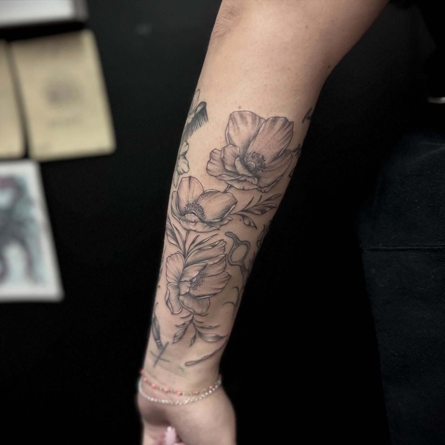 Tattoo by @linework_lacey — black_and_grey
