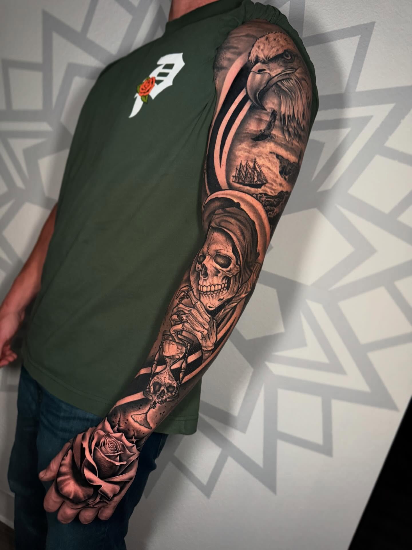 Eagle and skull realism tattoo on the upper arm by Las Vegas Tattoo Artist, Las Vegas, Nevada