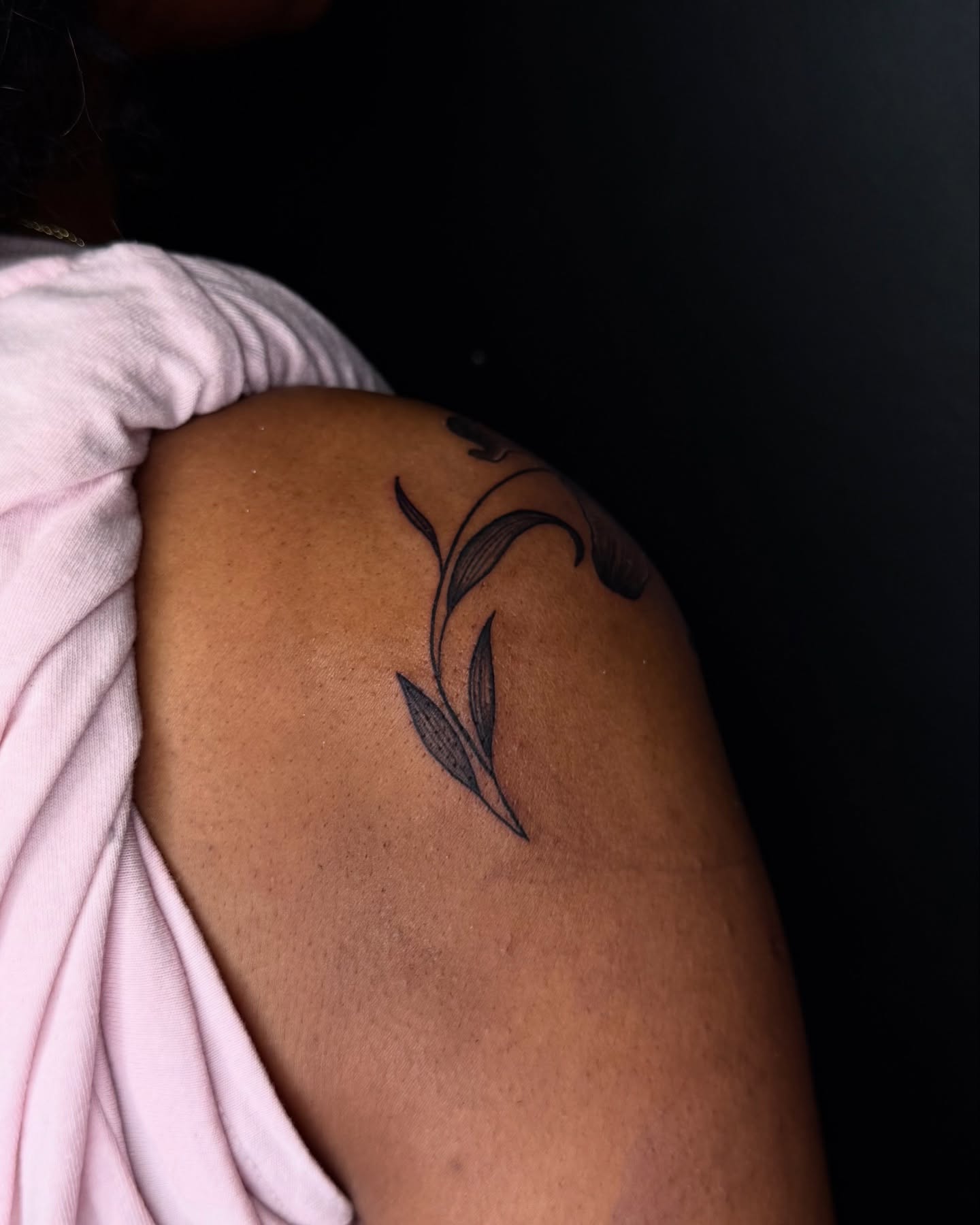 Tattoo by @toozentattoos — black_and_grey
