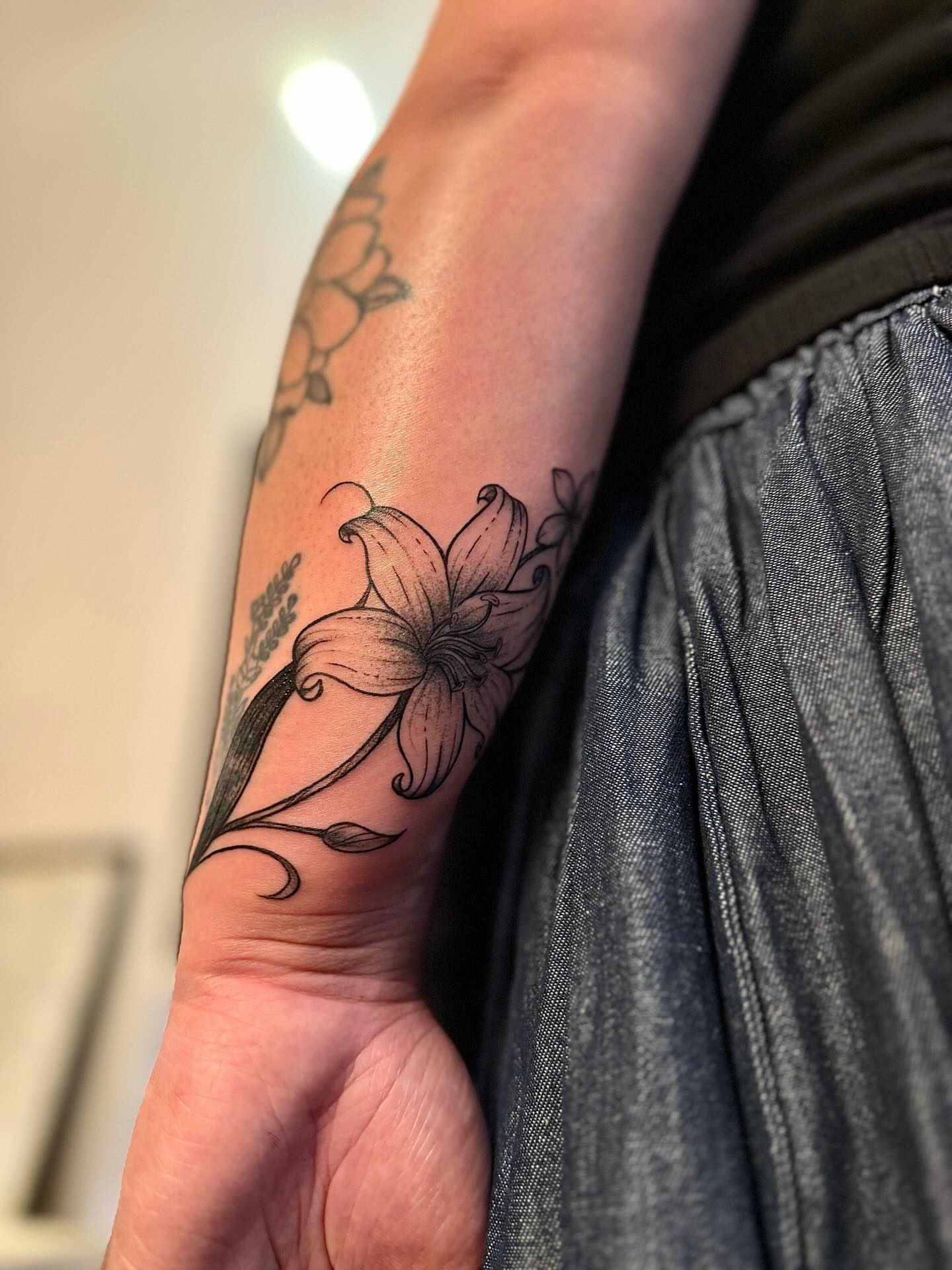 Lily black and grey tattoo on the forearm by MISO ⟡ Bay Area Tattoo Artist
