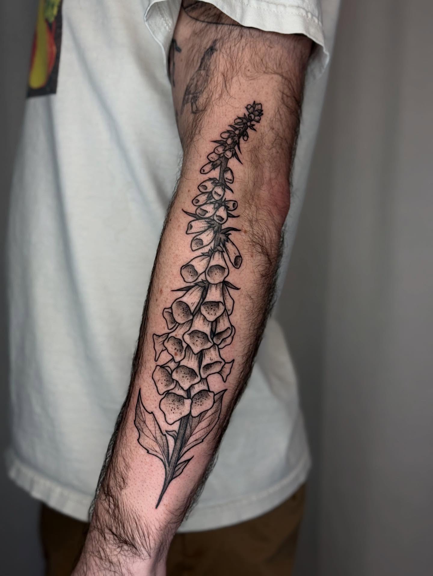 Tattoo by @flynncoooper — black_and_grey