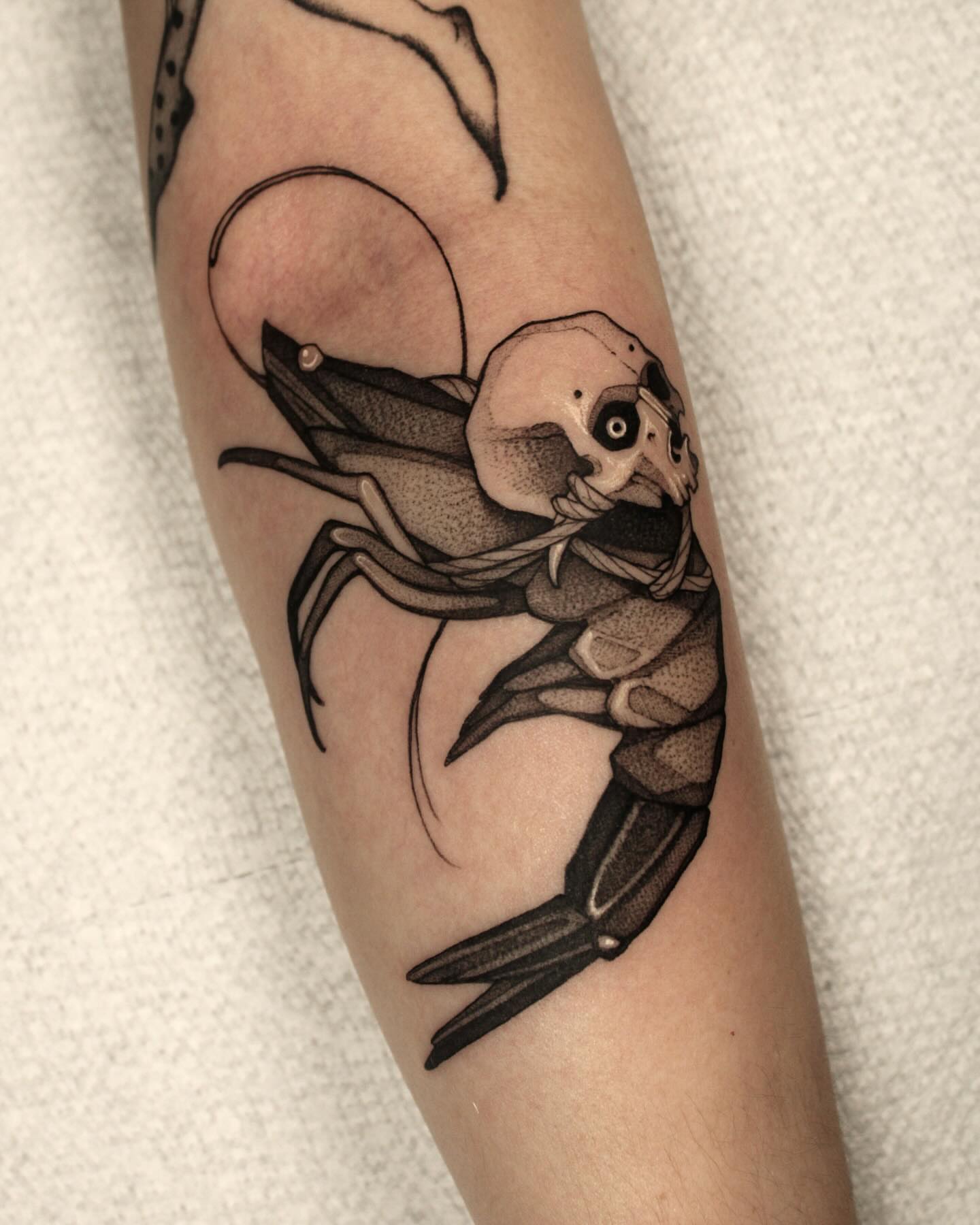 Tattoo by @hethtattoos — black_and_grey