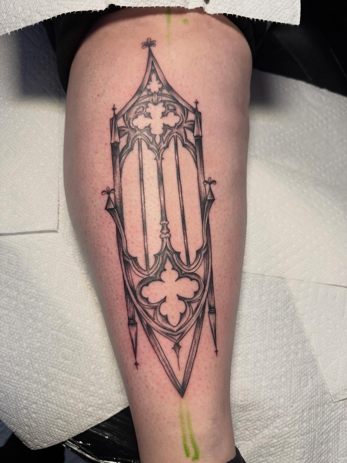 Gothic window black and grey tattoo on the thigh by amelia morse ⋆。°✩ mi tattoo artist
