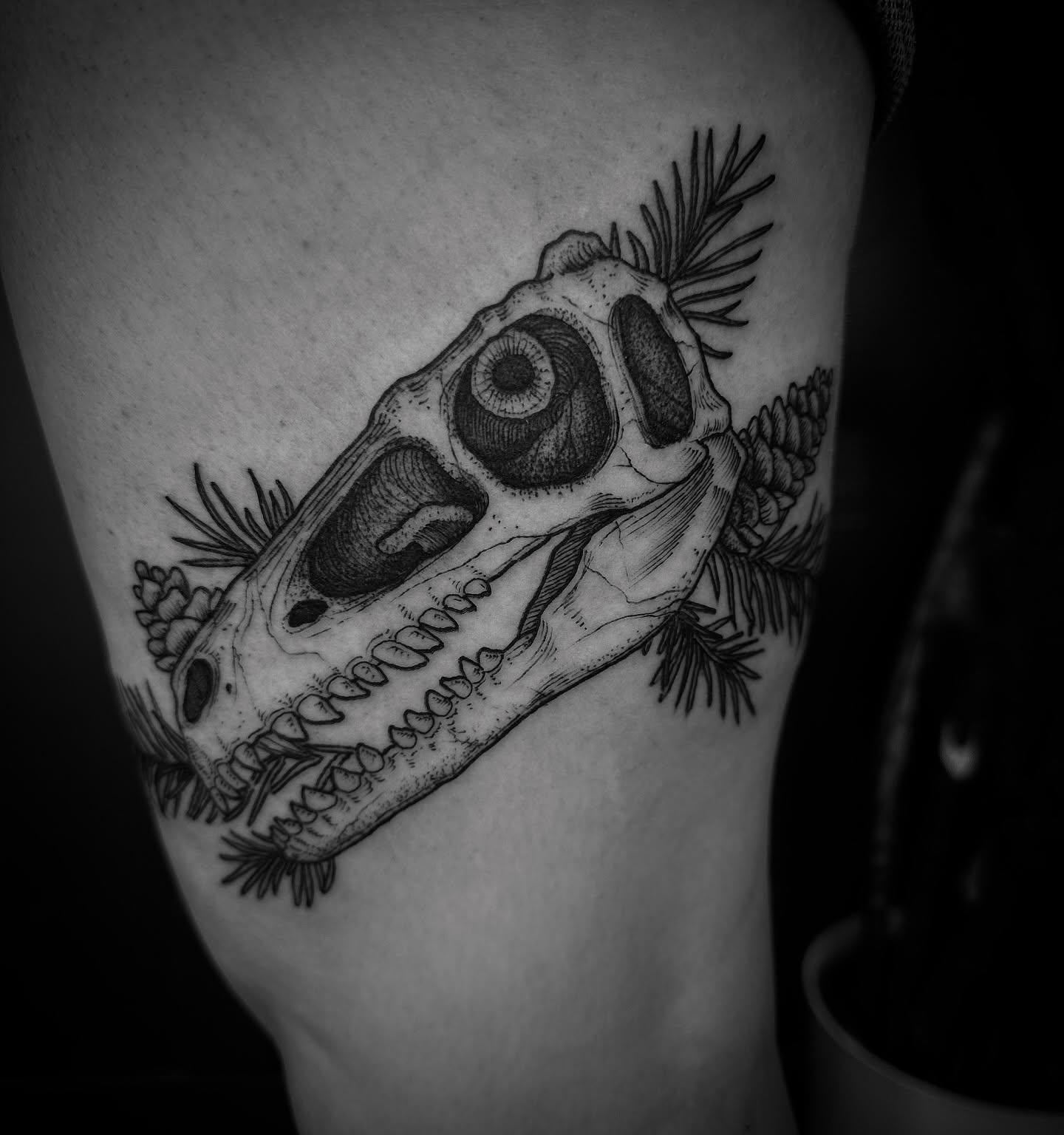 Dinosaur skull realism tattoo on the thigh by Desireé Keys, Midvale, Utah