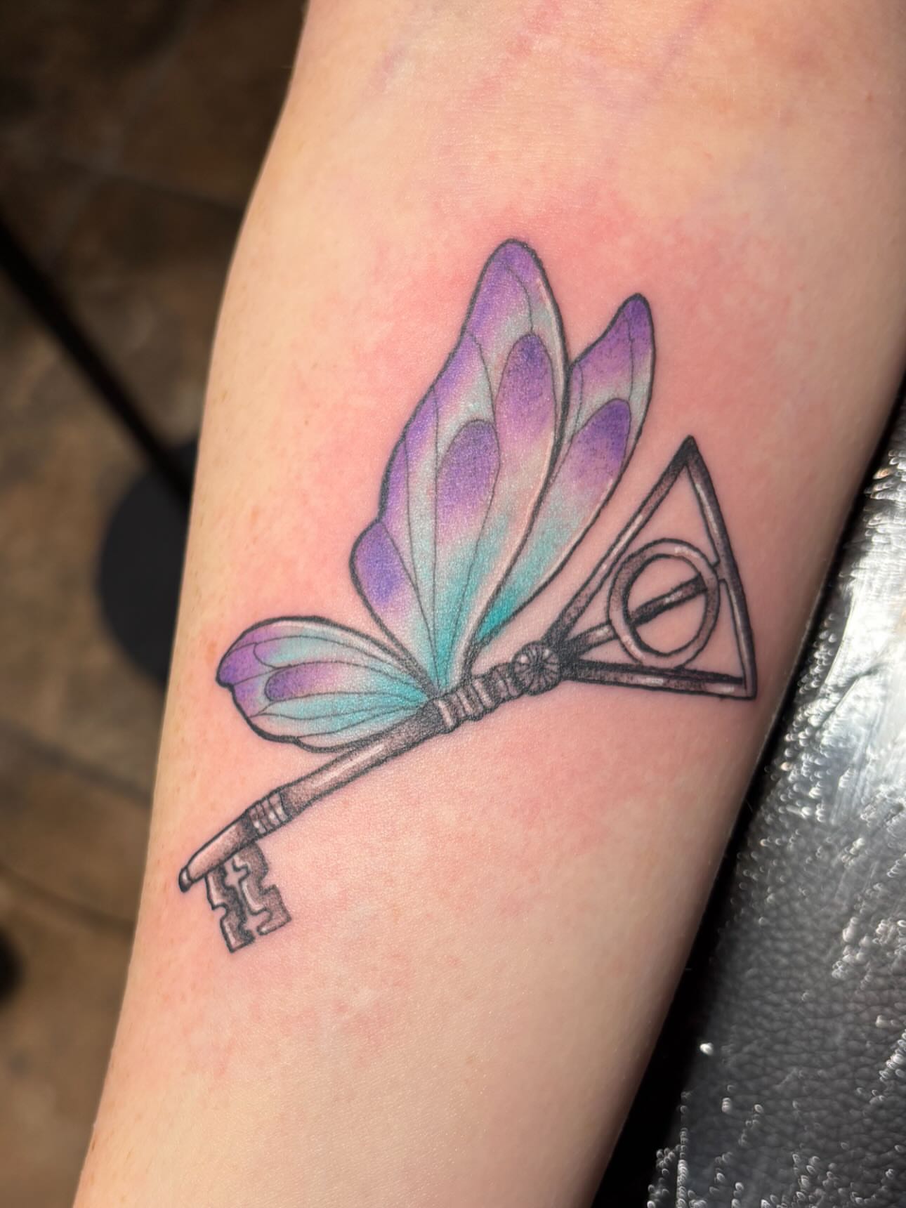Tattoo by @arkoudatattoo — new_school, geometric