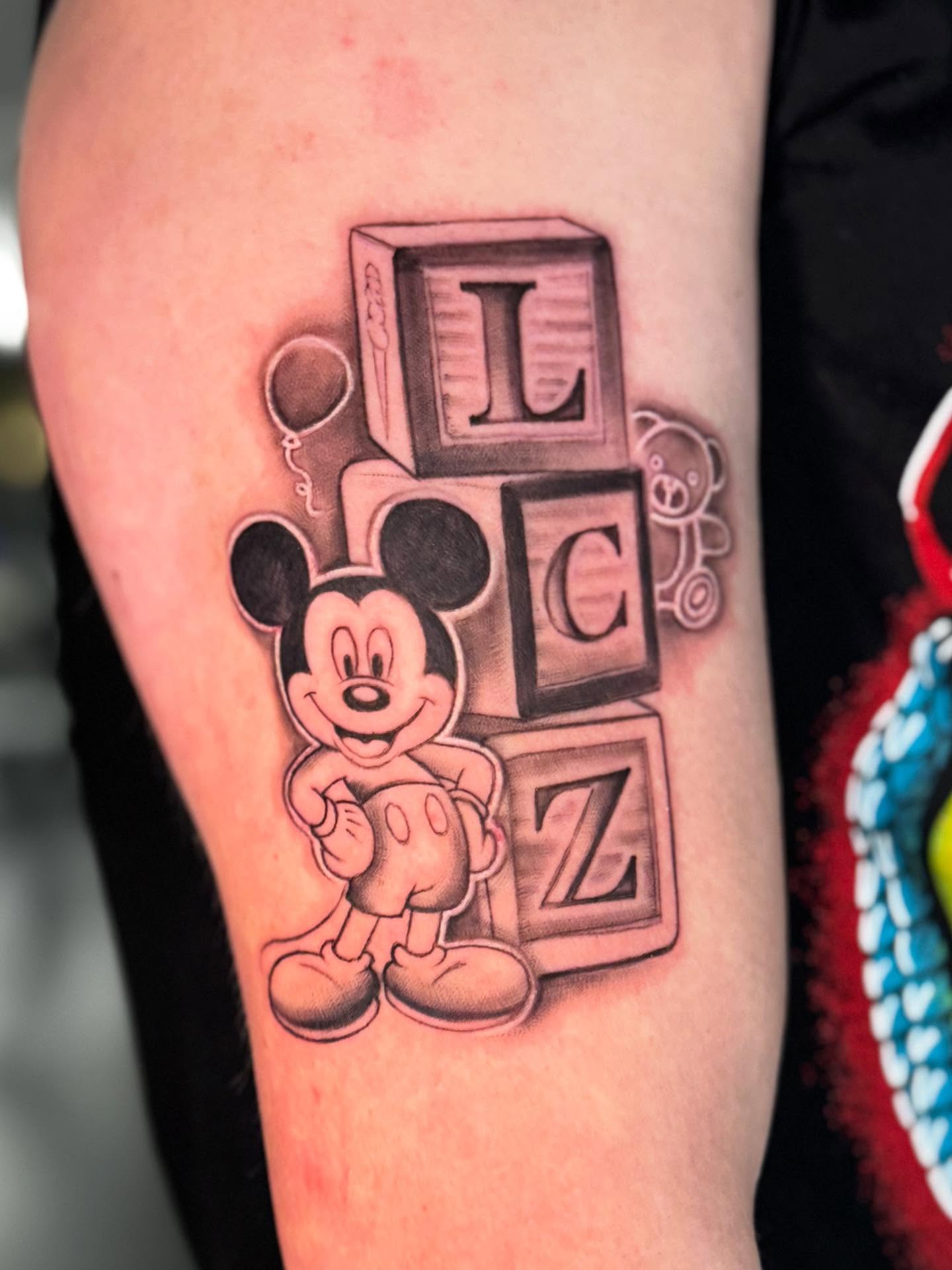 Tattoo by @shawnskaletattoos — black_and_grey