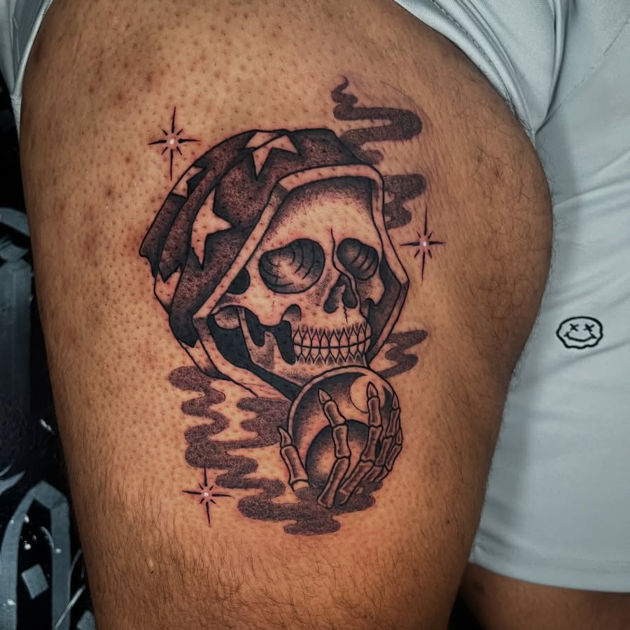 Tattoo by @vapidstar — black_and_grey