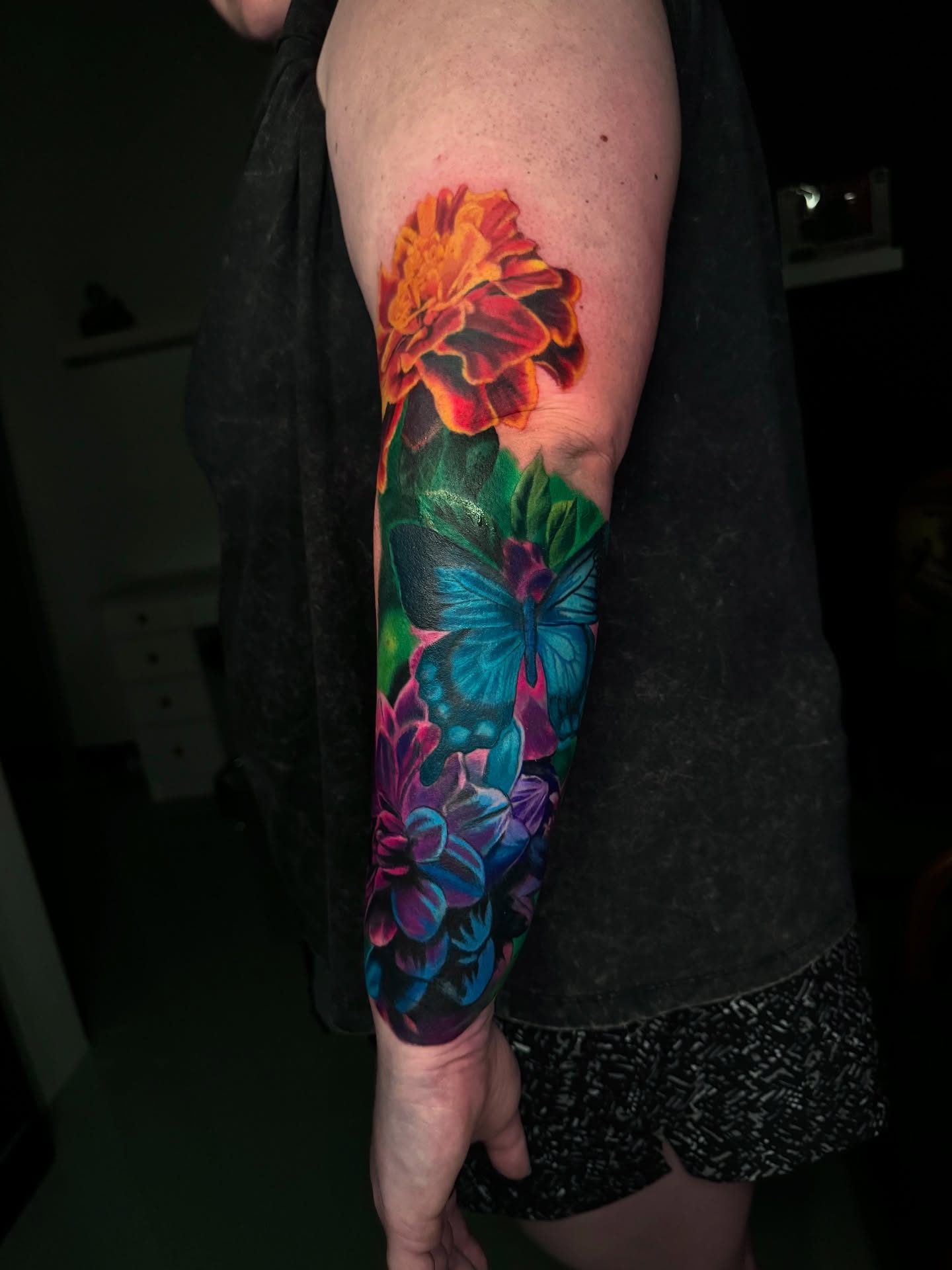 Tattoo by @varotattoos — realism, dotwork