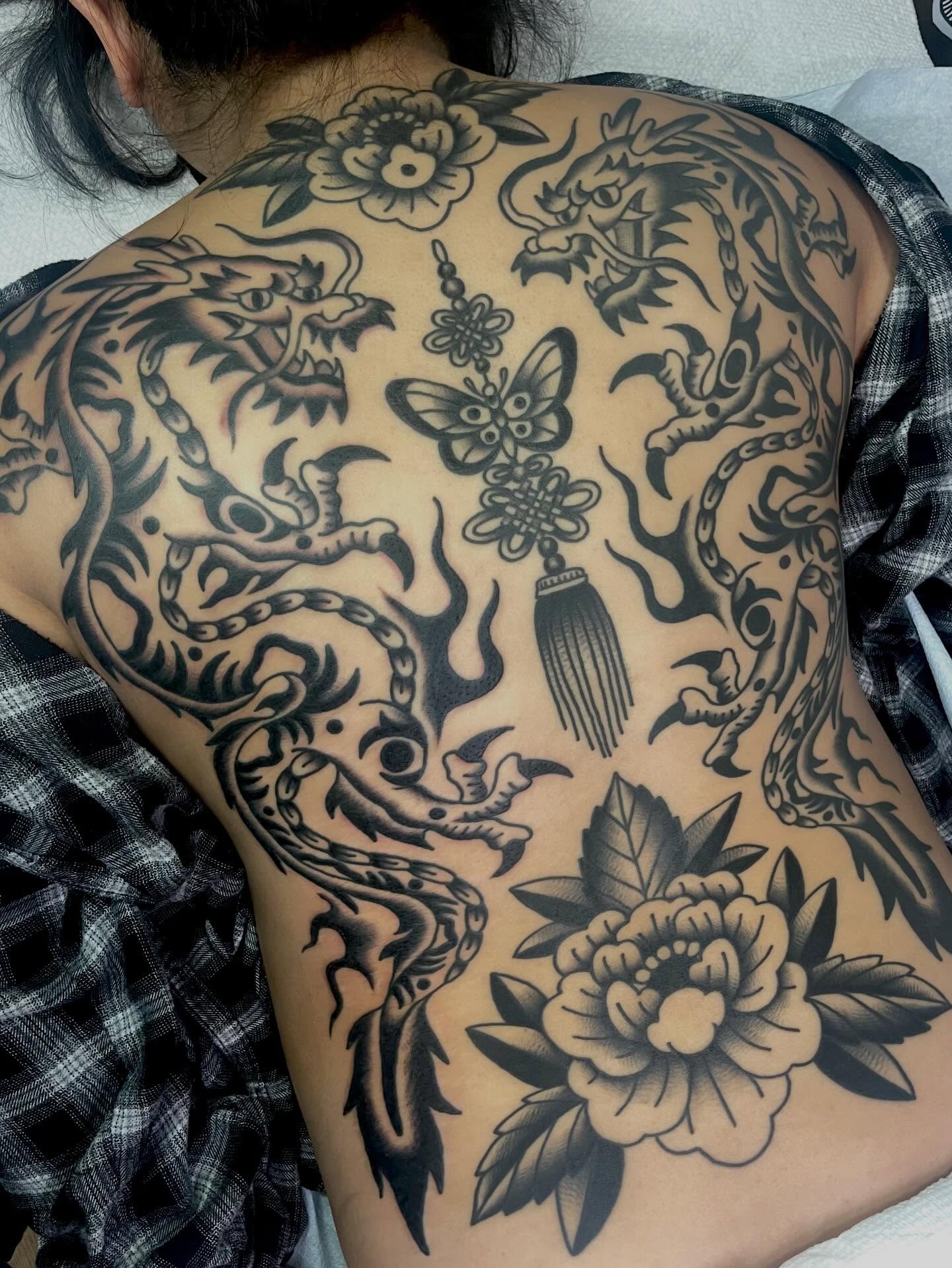 Dragon and flowers japanese irezumi tattoo on the back by sally ★ lee