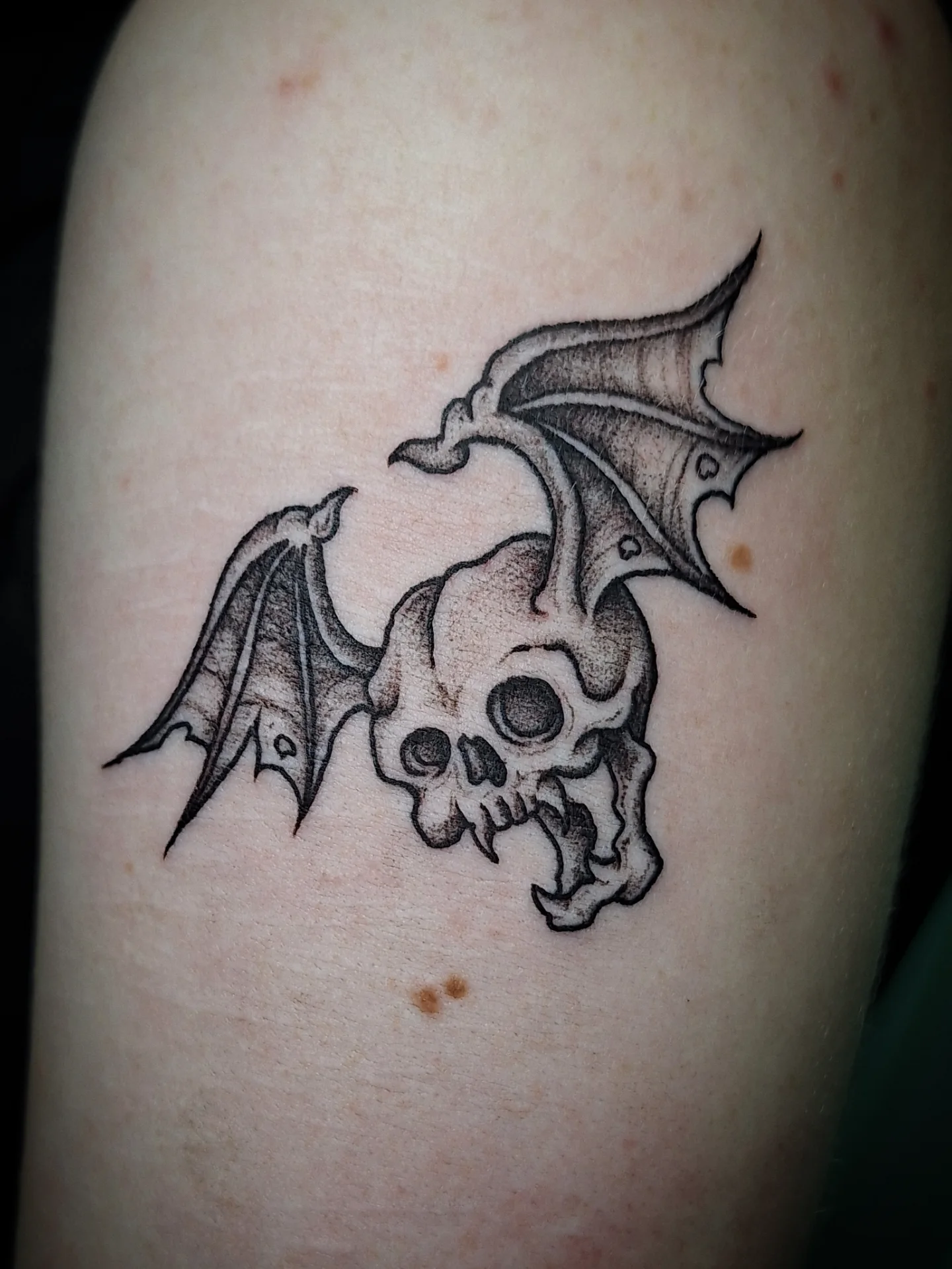 Tattoo by @darren_artwork — black_and_grey