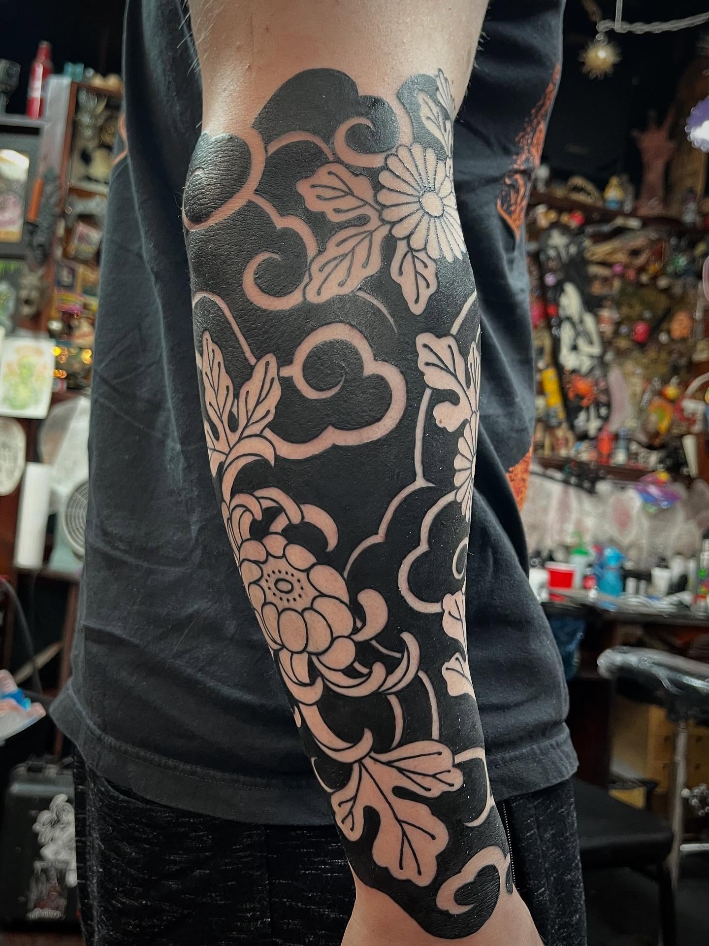 Floral pattern black and grey tattoo on the forearm by holly danesi . philadelphia tattoo, Philadelphia, Pennsylvania