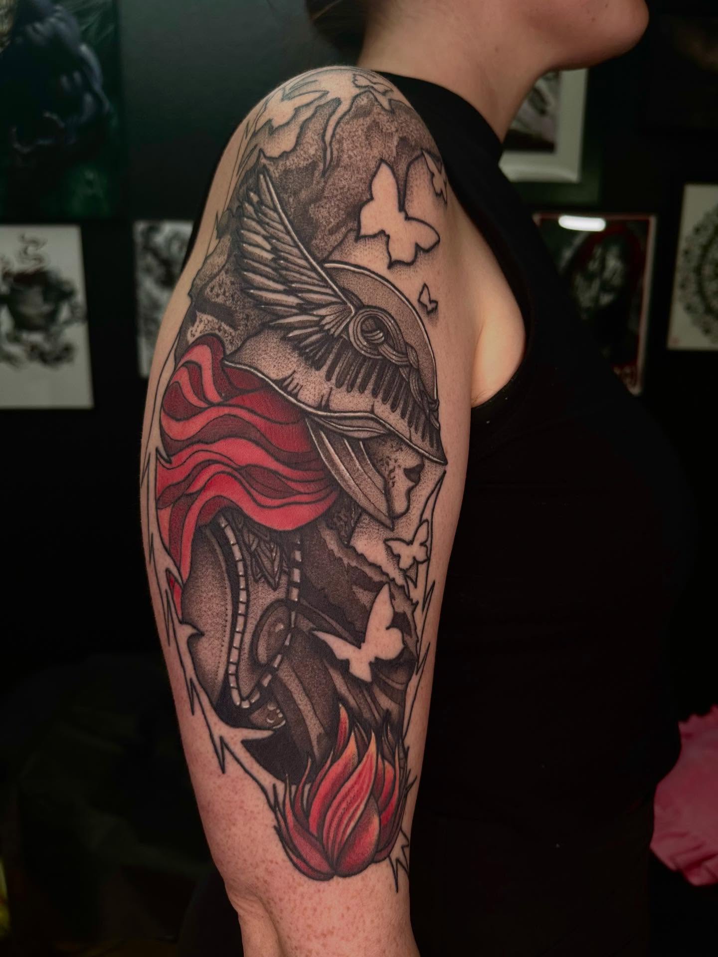 Warrior with bird dotwork tattoo on the forearm by Kieran Gorse (Mihalovits) 🏴󠁧󠁢󠁷󠁬󠁳󠁿 🇺🇸