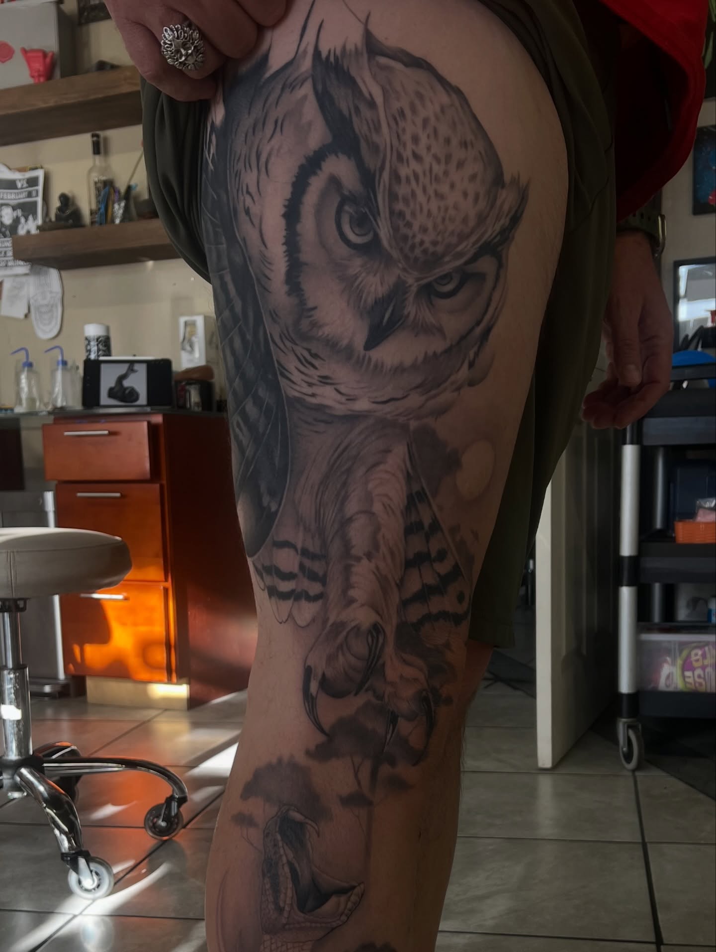 Owl realism tattoo on the thigh by M.zopfi - Tattoo Artist