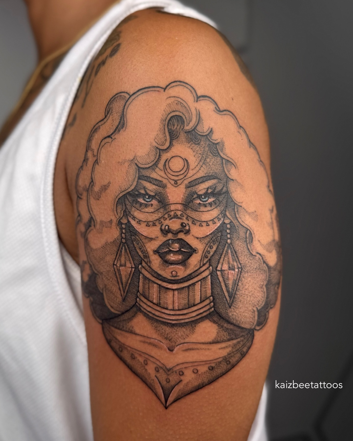 Tattoo by @kaizbeetattoos — dotwork, realism
