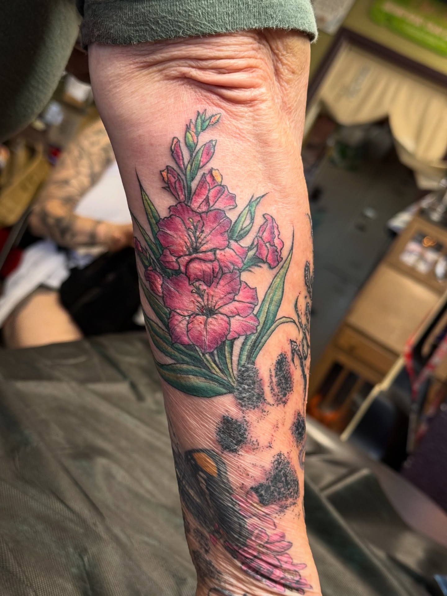 Tattoo by @omaredmisontattooer — dotwork