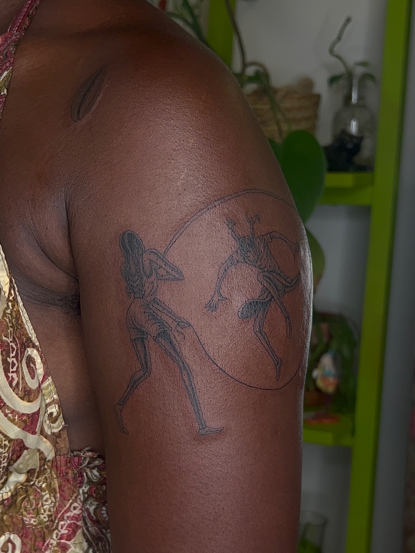 Dancers black and grey tattoo on the shoulder by ༻𝐓𝐡𝐞 𝐒𝐤𝐢𝐧 𝐆𝐚𝐫𝐝𝐞𝐧༺