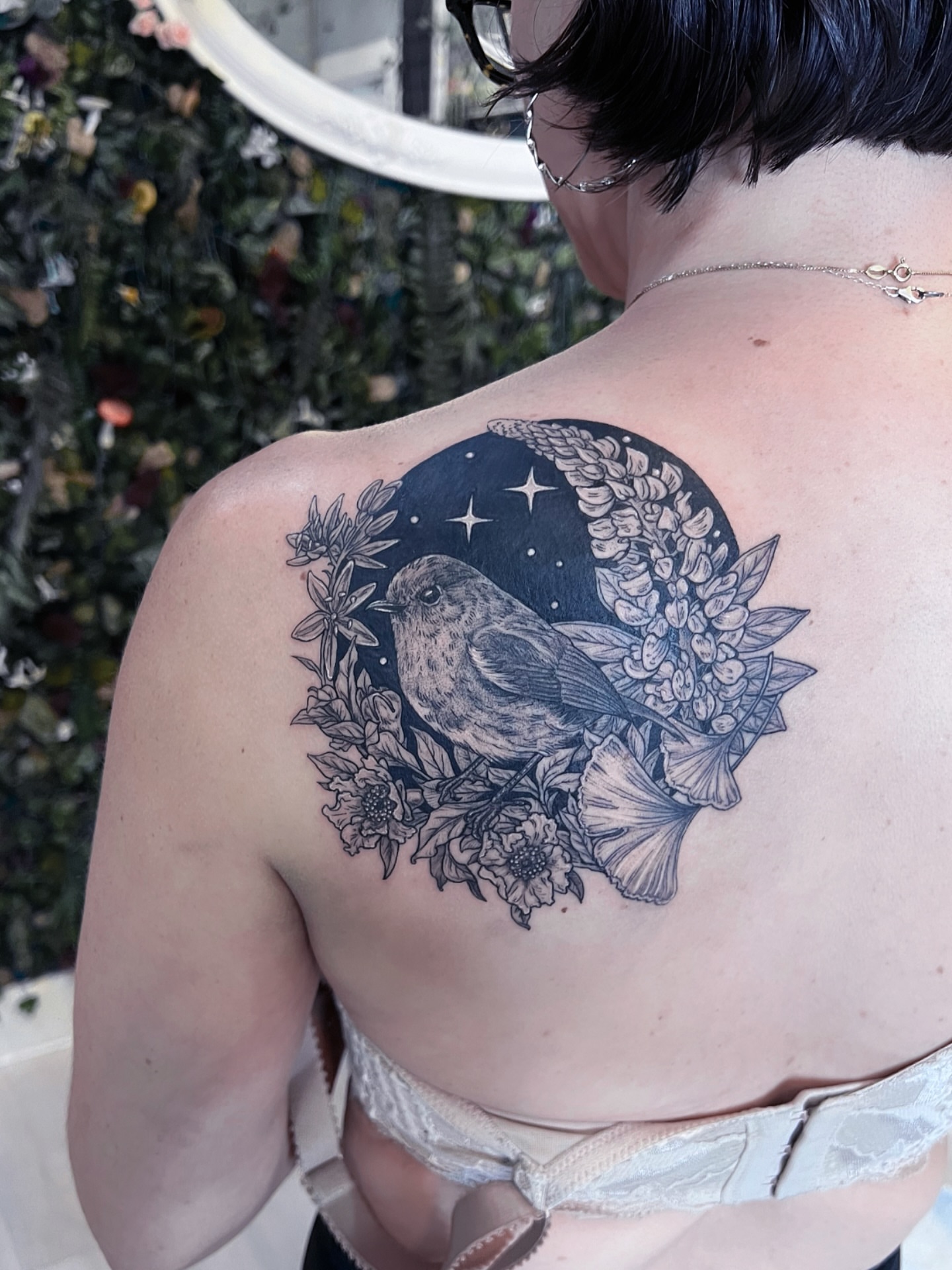 Bird and floral mandala geometric tattoo on the shoulder by 𝗝𝗲𝘀𝘀𝗶𝗲 𝗩𝗶𝗼𝗹𝗲𝘁