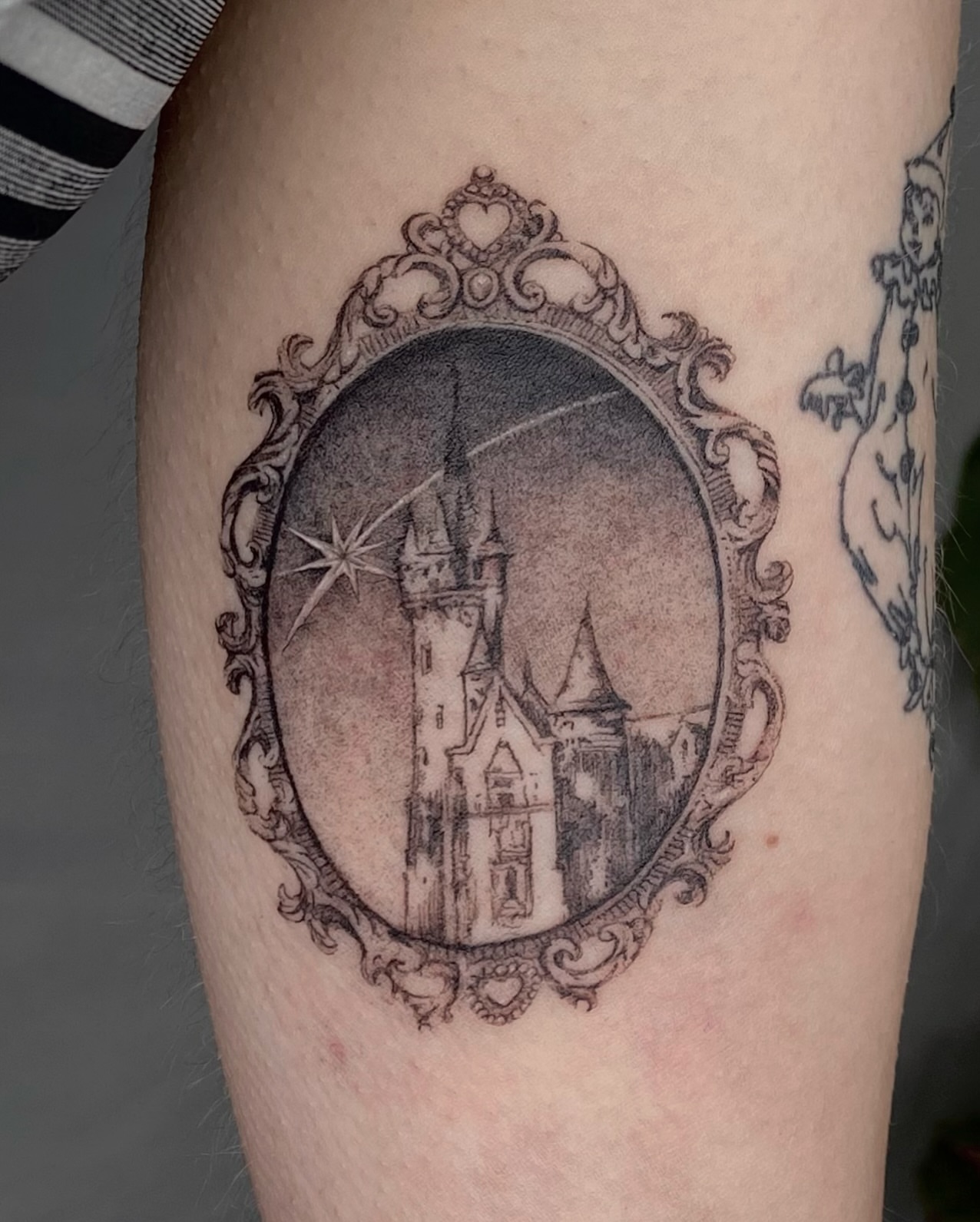 Tattoo by @cowgurl_bebop — black_and_grey