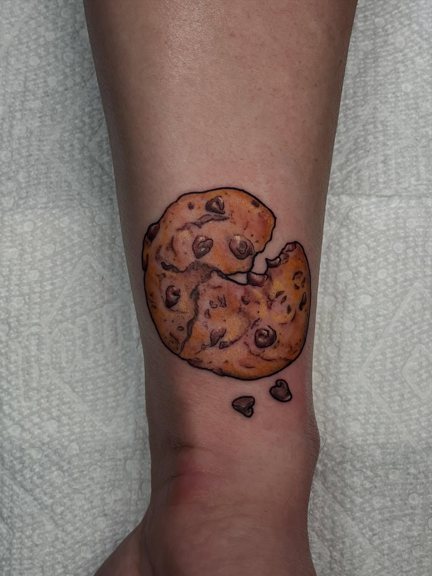 Tattoo by @thekaityfacetattoos β realism