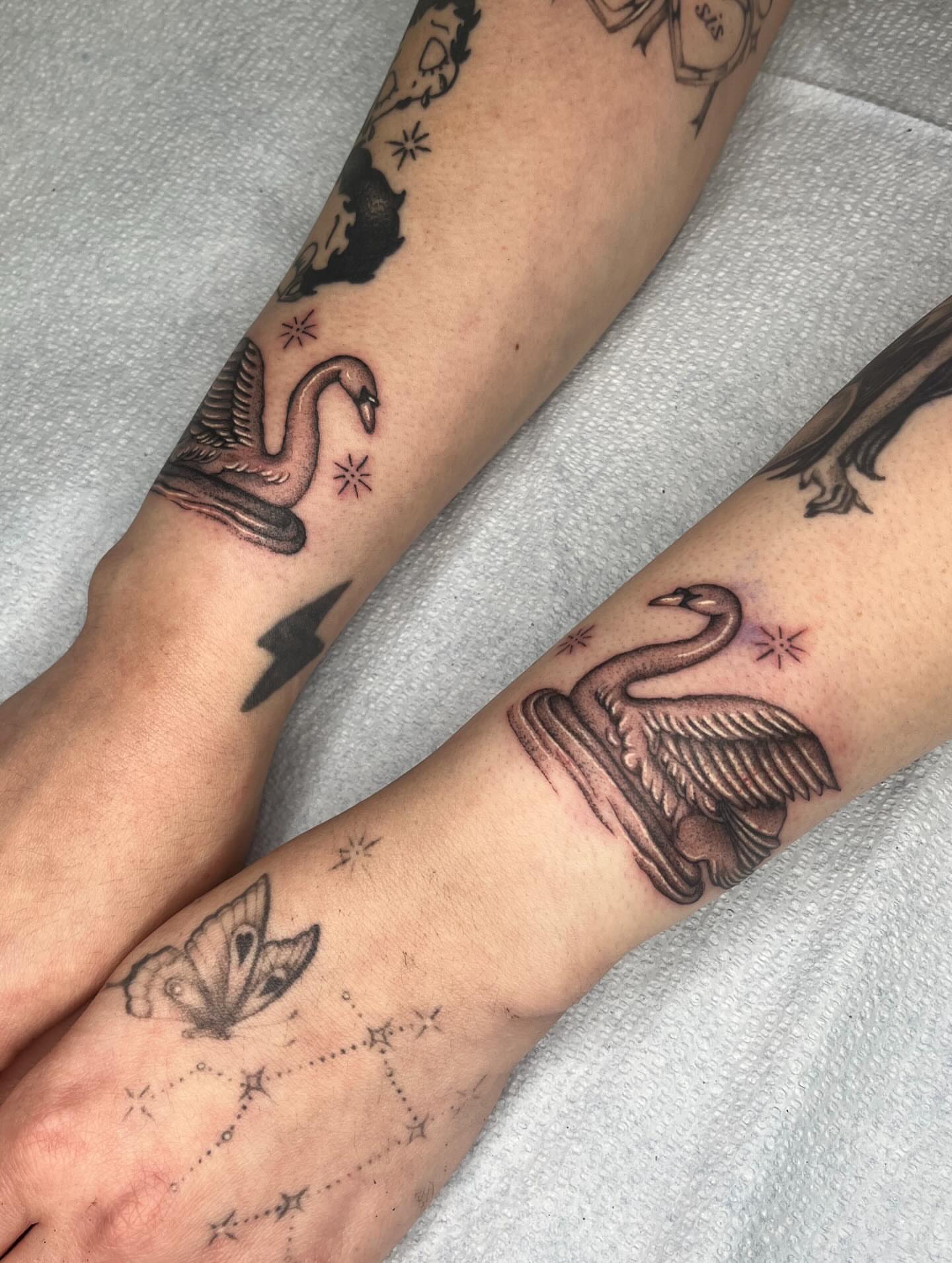 Tattoo by @derosario__ — black_and_grey