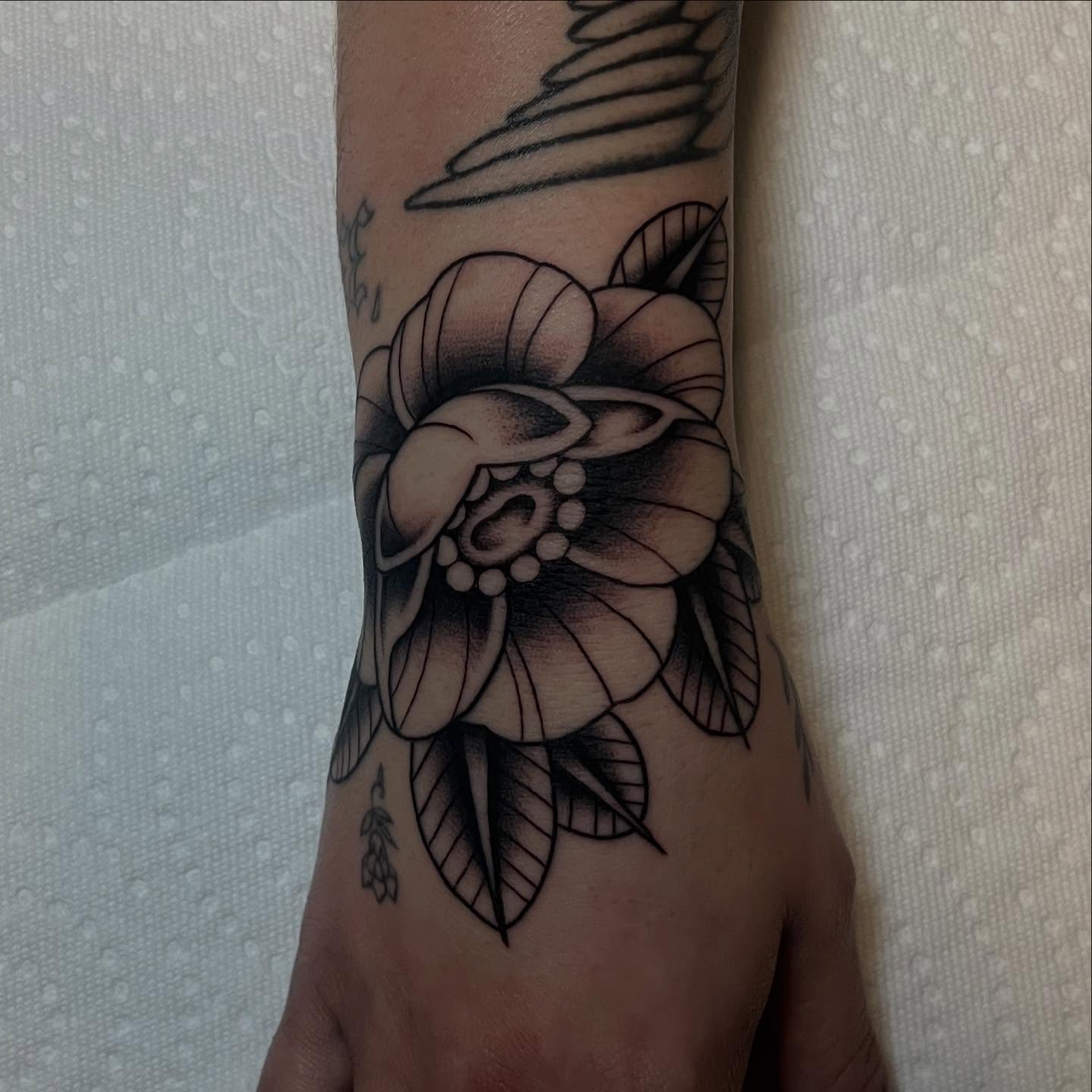 Tattoo by @ninarosatattoo — black_and_grey
