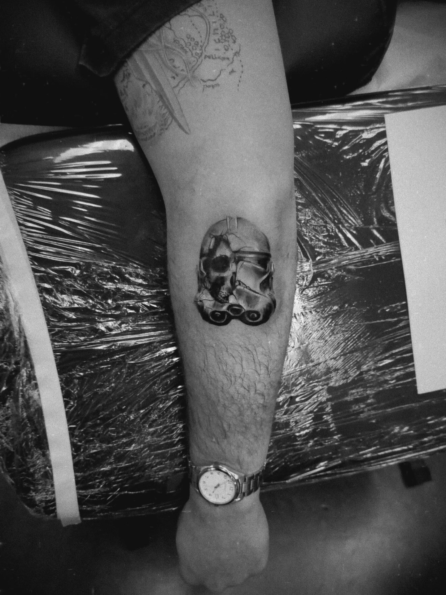 Skull realism tattoo on the forearm by Julian Olson