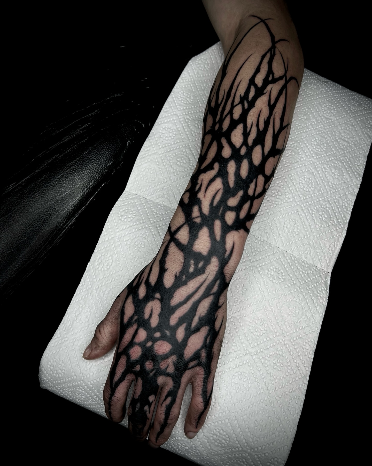 Tattoo by @axelj_ttt — black_and_grey