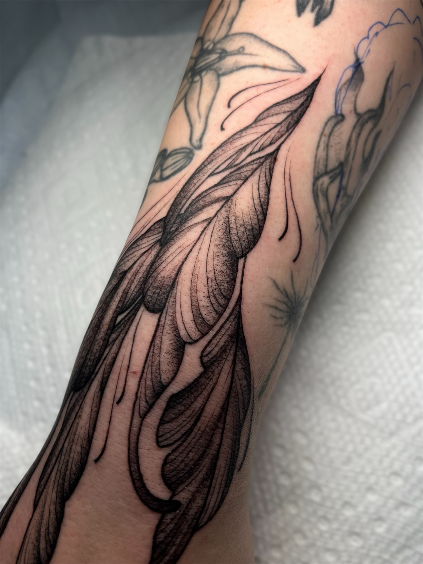 Tattoo by @msbeetattoos β black_and_grey