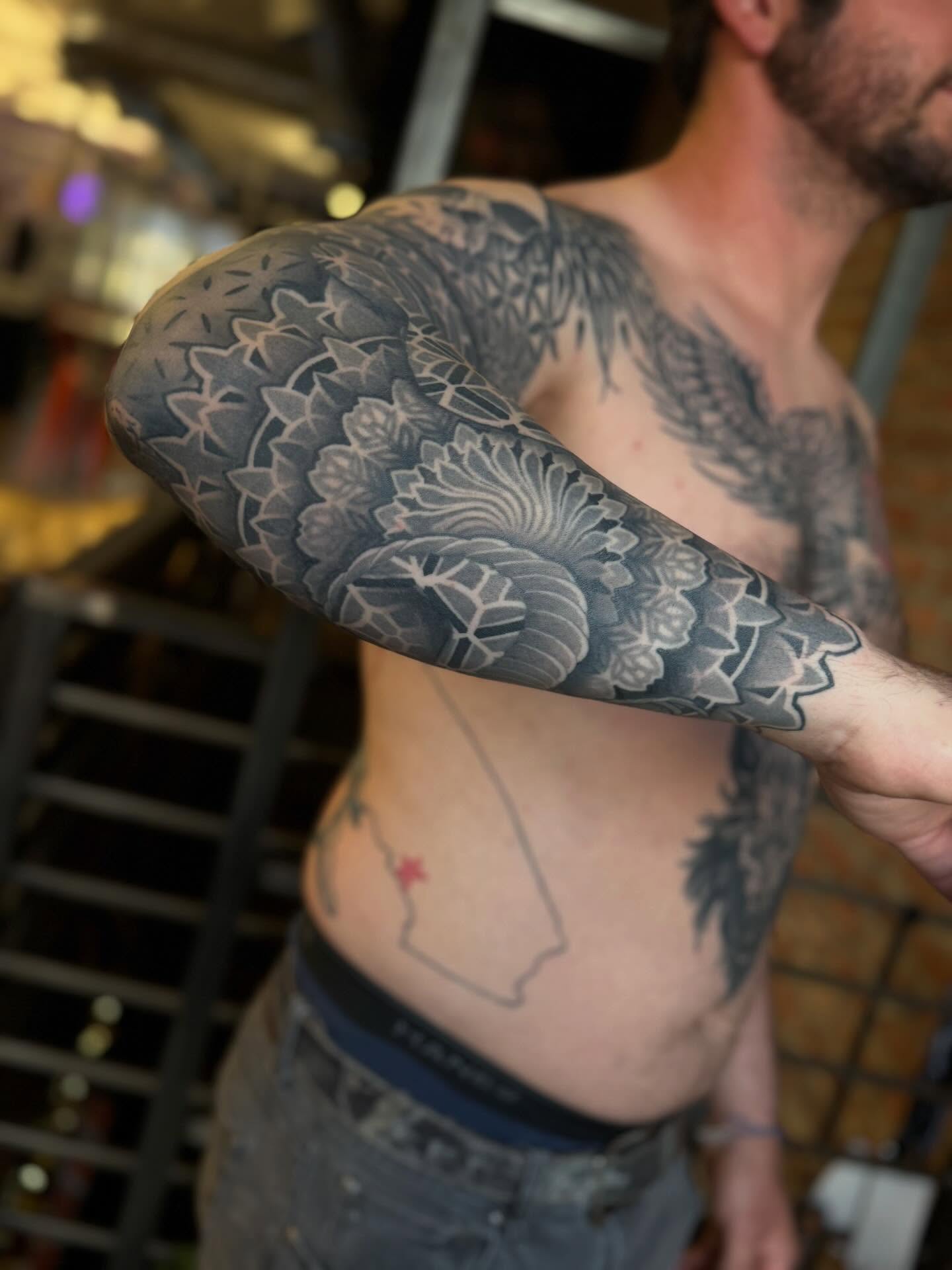Tattoo by @jymicalkins — black_and_grey