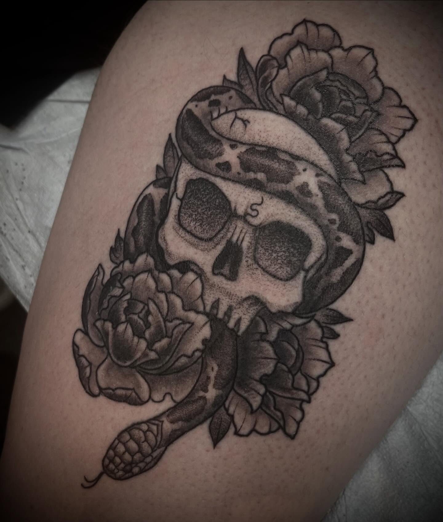 Tattoo by @velesara_tattoo — black_and_grey, dotwork
