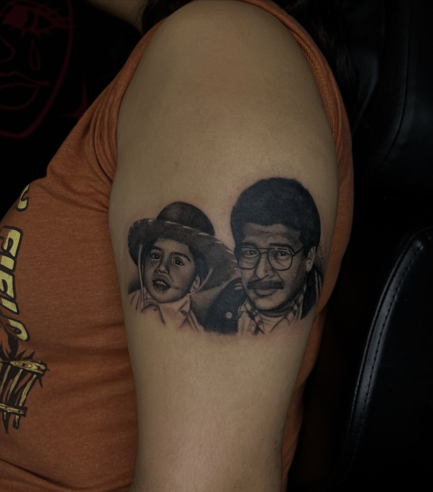 Portrait realism tattoo on the shoulder by 𝖎𝖘𝖆 ✶ 𝖉𝖋𝖜 𝖙𝖆𝖙𝖙𝖔𝖔𝖘
