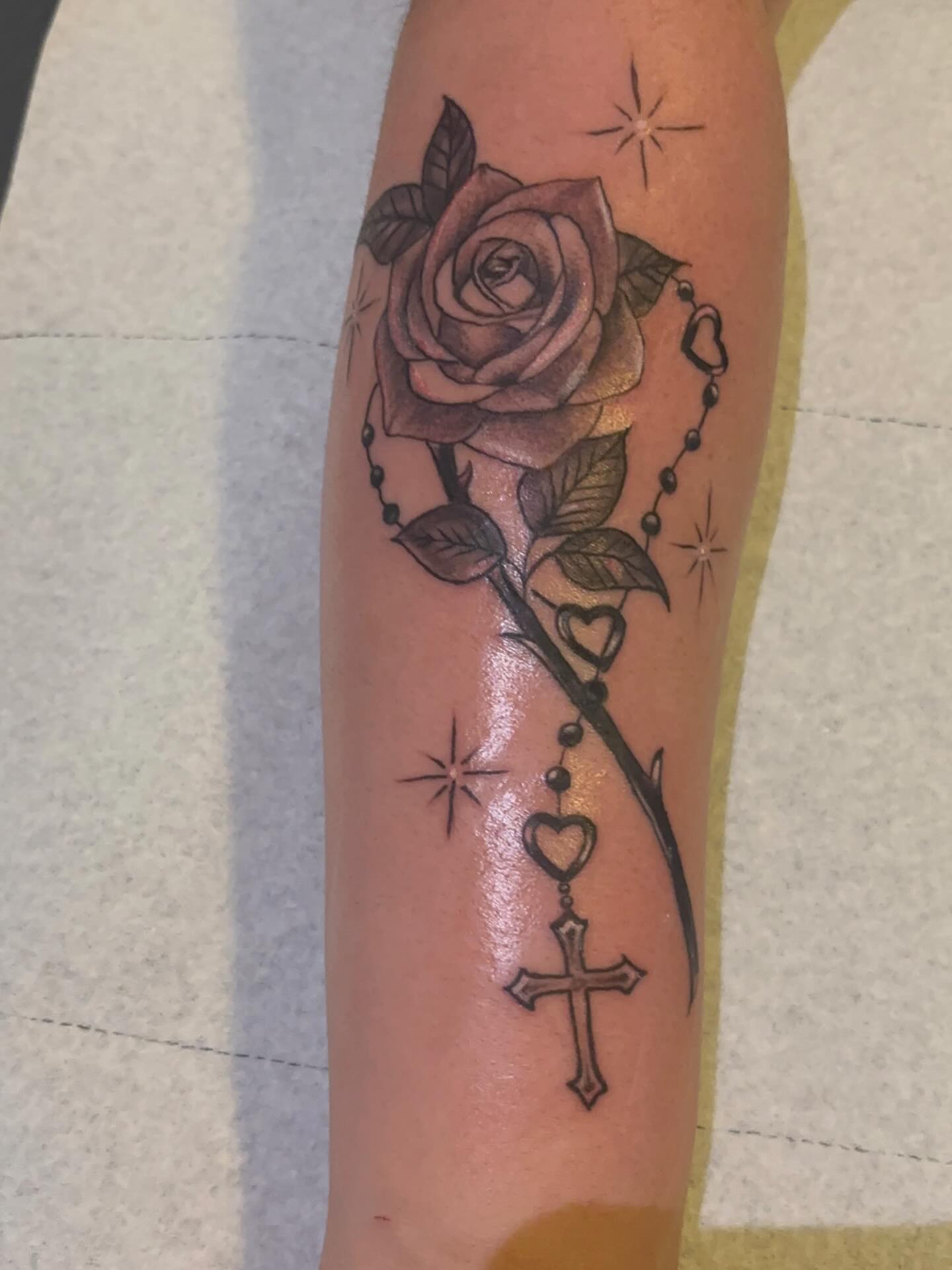 Tattoo by @amarieeetattz — black_and_grey