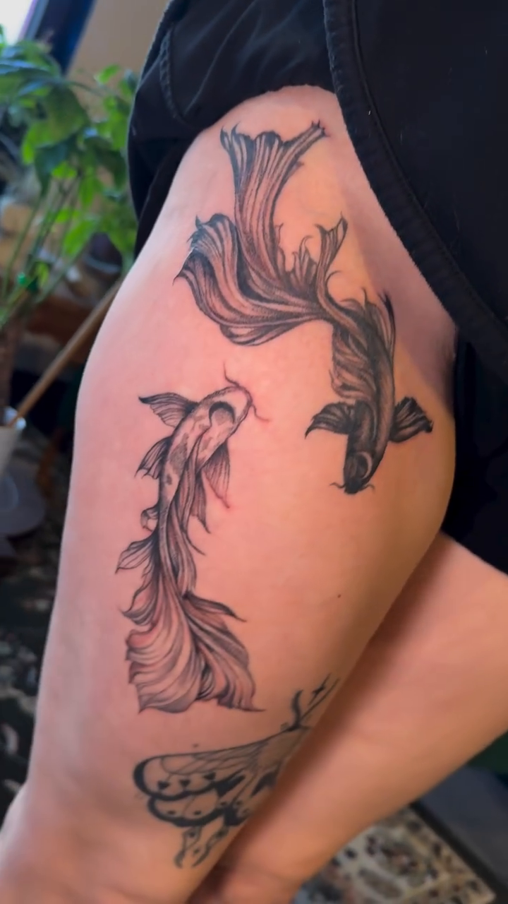 Tattoo by @emprintedd β japanese_irezumi, black_and_grey