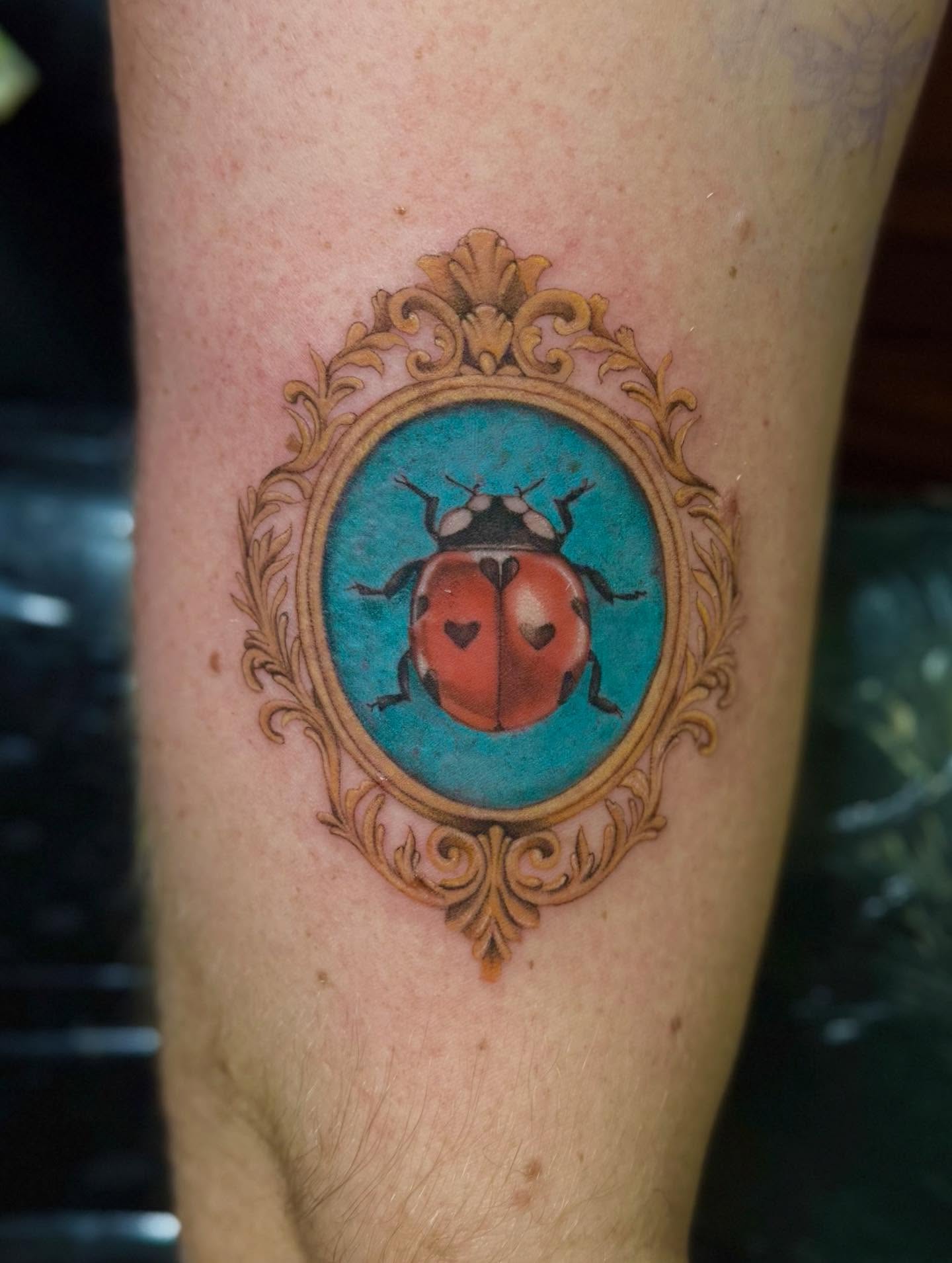 Tattoo by @annaainkk — realism