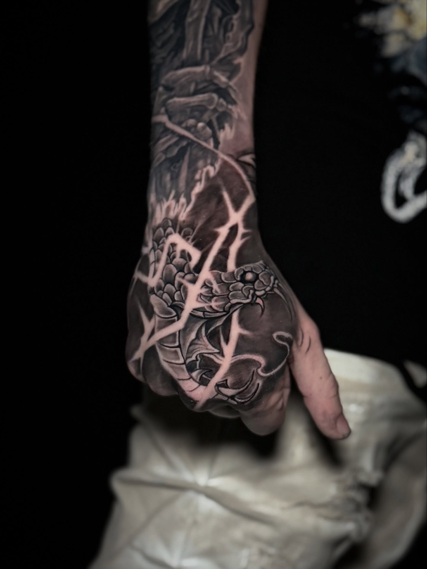 Tattoo by @_inkplug — black_and_grey, japanese_irezumi