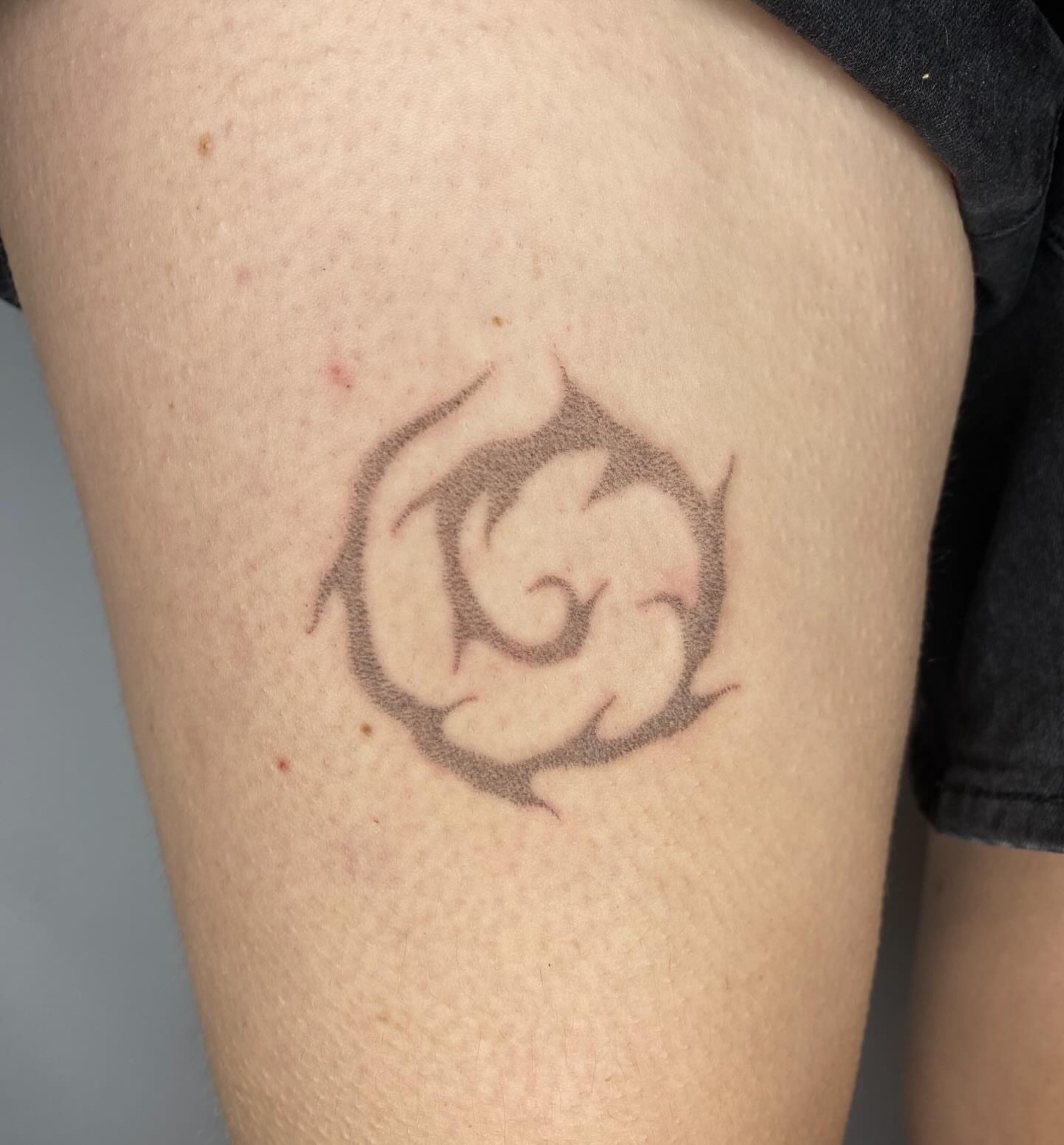 Circle with spiral geometric tattoo on the thigh by 🌀☁️kath☁️🥀