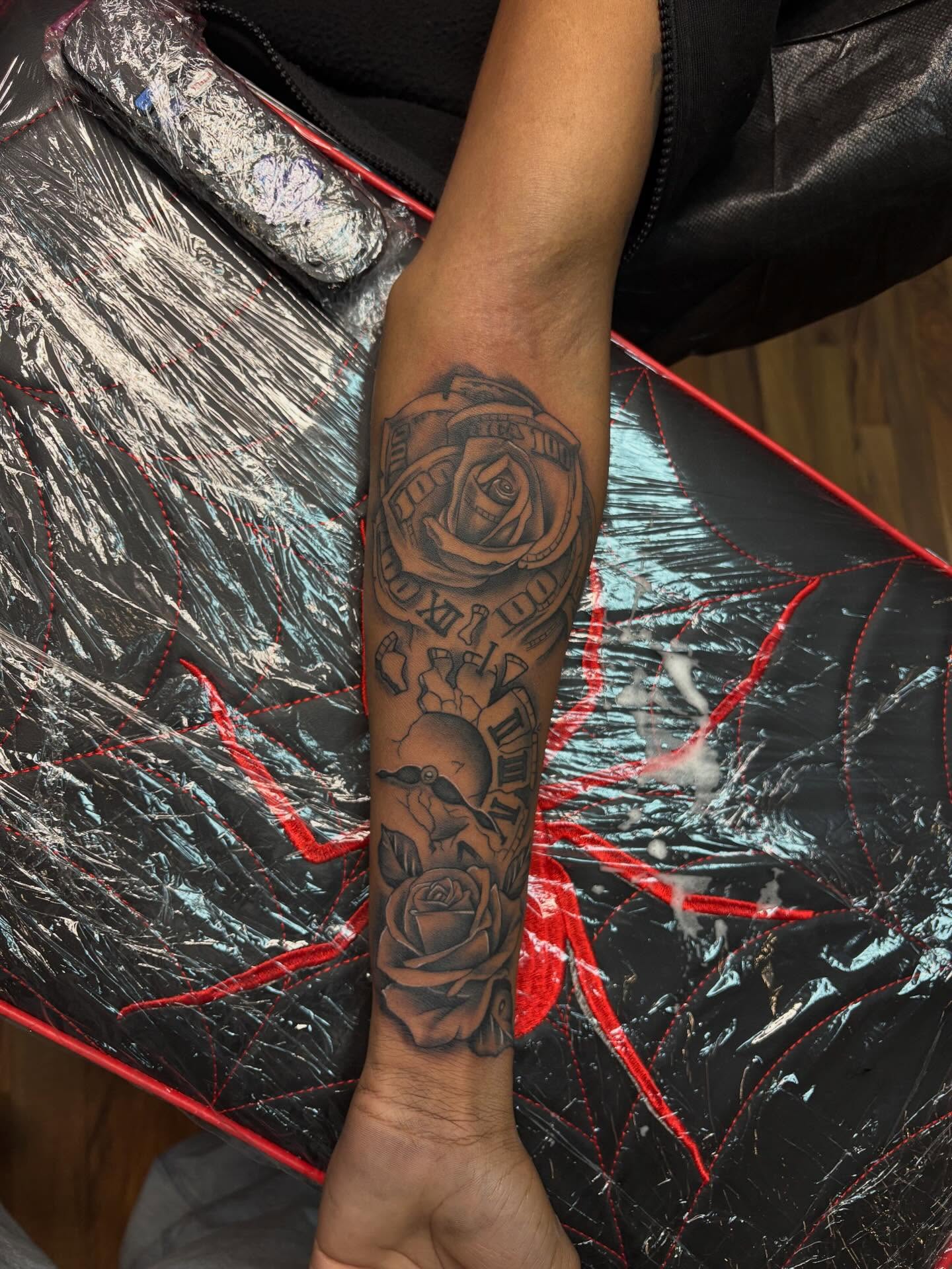 Roses and clock geometric tattoo on the forearm by 𓂀 𝕊ℍ𝔼𝕃𝕃𝕐 𓂀