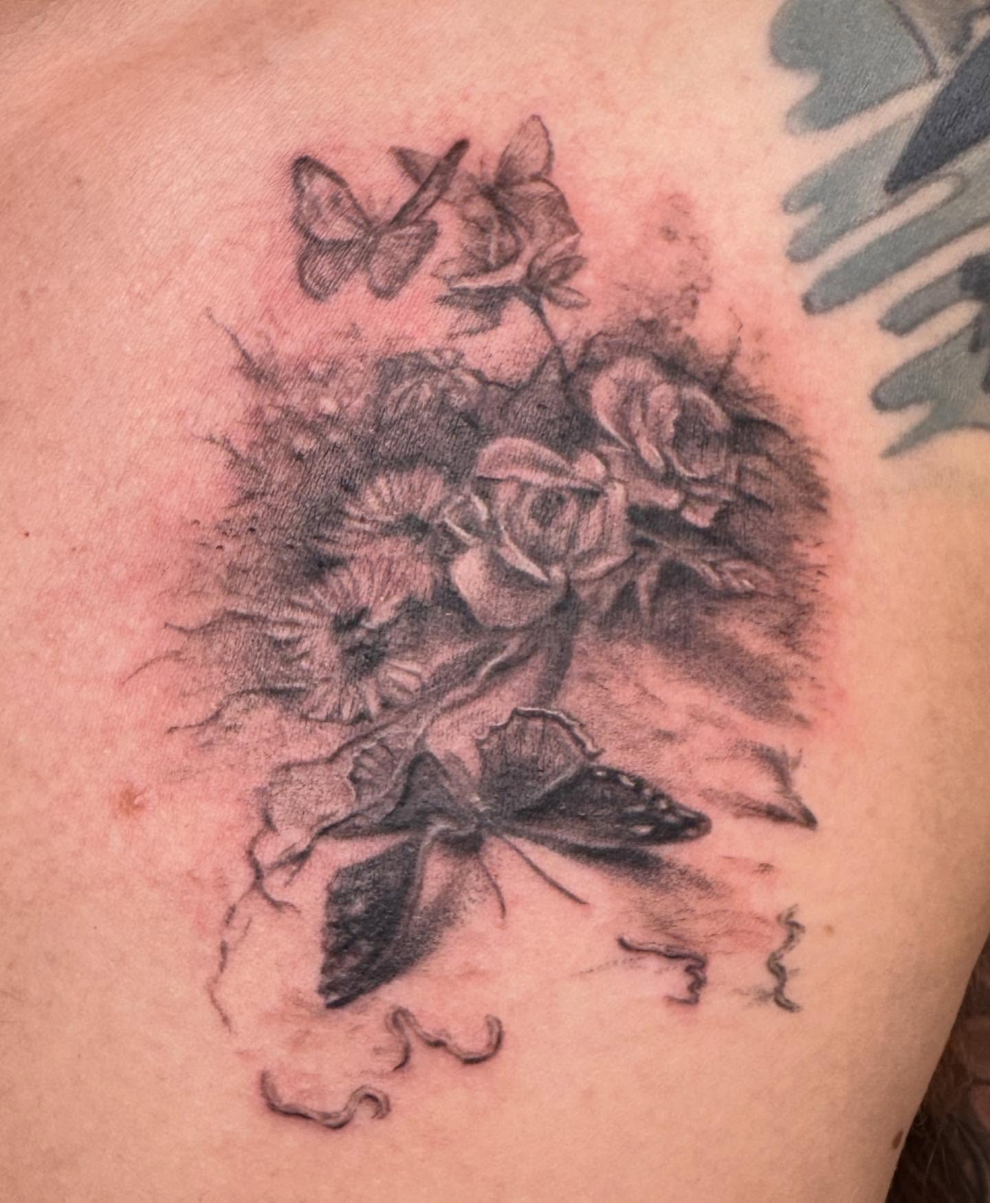 Butterflies and roses realism tattoo on the shoulder by Enda 🧚🏻‍♀️