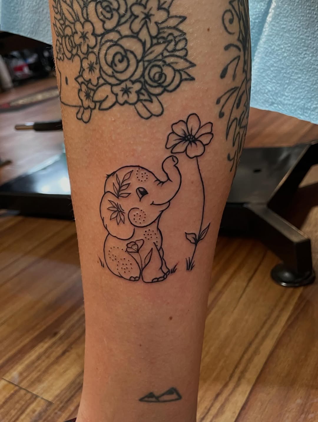 Tattoo by @annasabrowskytattoo — fine_line, minimalist