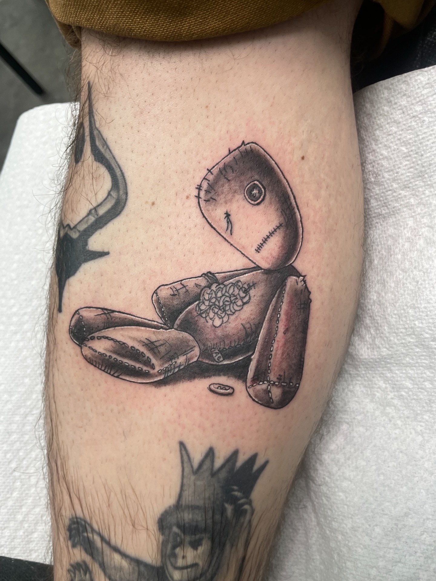Tattoo by @taylormadeinkco — black_and_grey