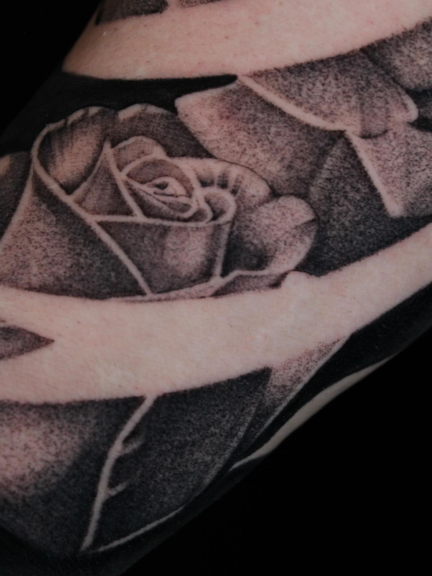 Rose black and grey tattoo on the forearm by 𝕵𝖎𝖒𝖎 𝕯𝖊𝕽𝖔𝖘𝖆🥀, Everett, Washington