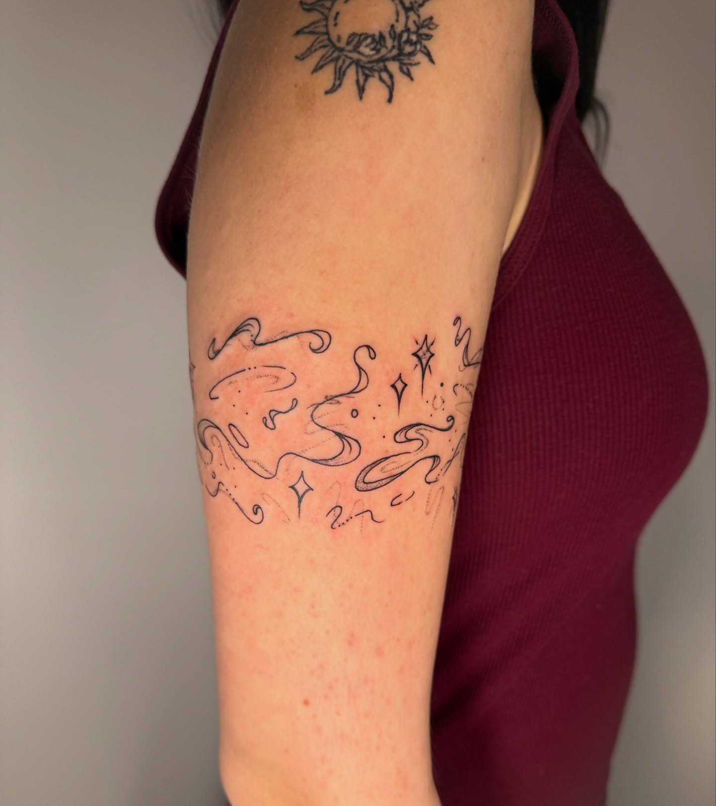 Tattoo by @chemilieon — dotwork, minimalist